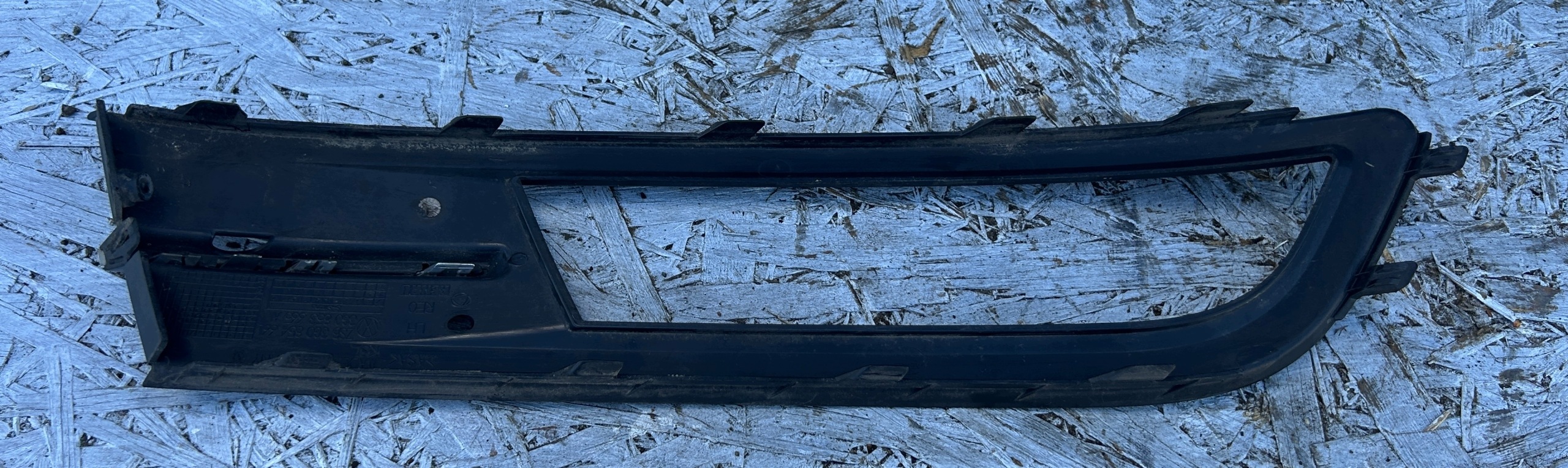 grid left of a bumper front VW PASSAT B8 14- 3G0853665A