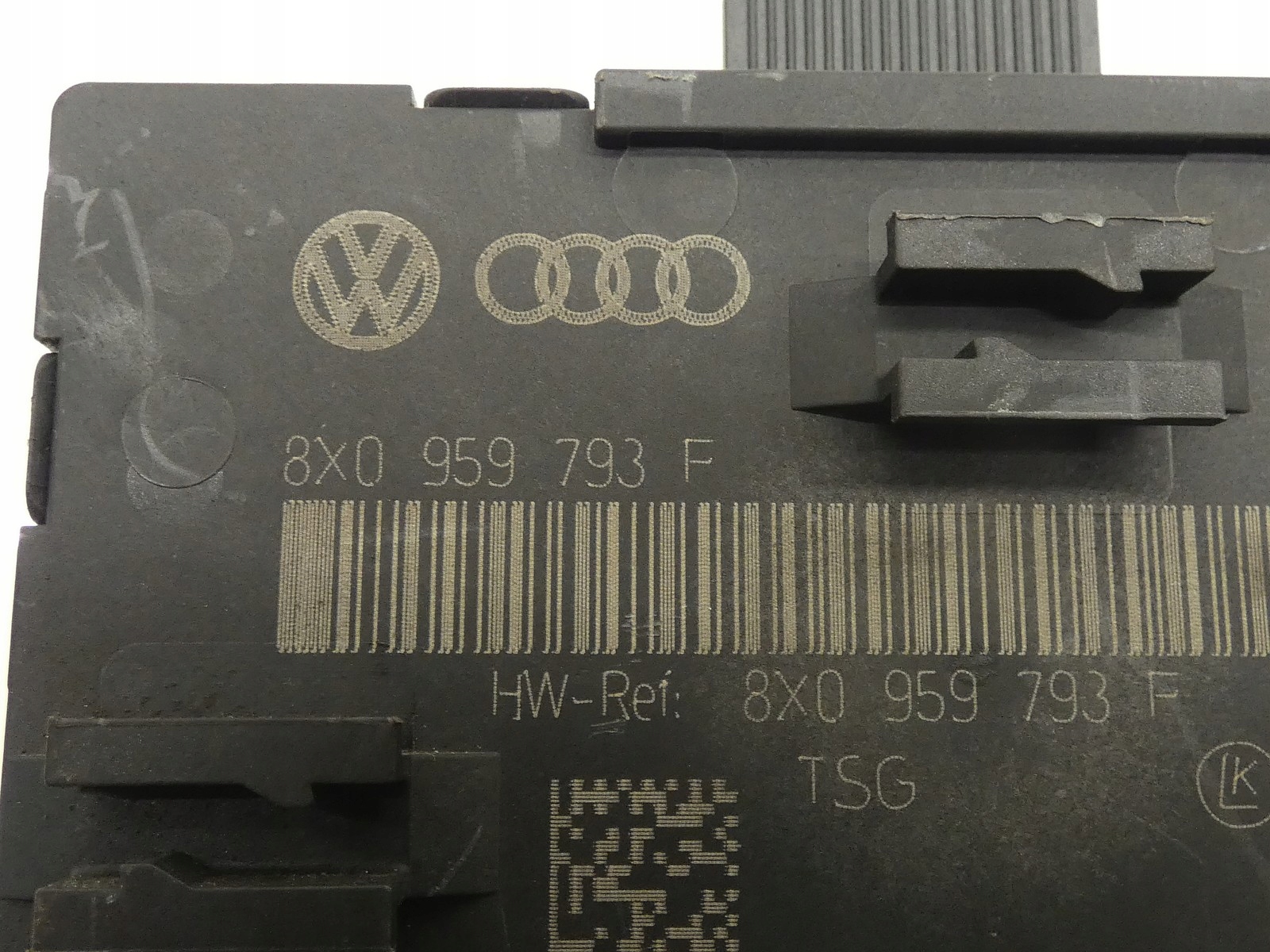 module control unit door AUDI A1 8X Q3 SKODA SUPERB II 8X0959793F