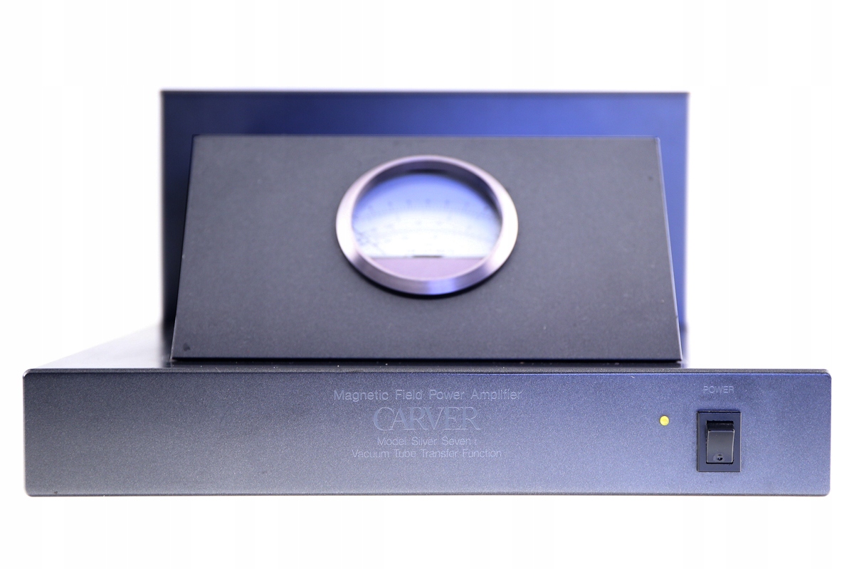 Carver Model Silver Seven T dwa monobloki Moc wyjściowa 8Ω 575 W