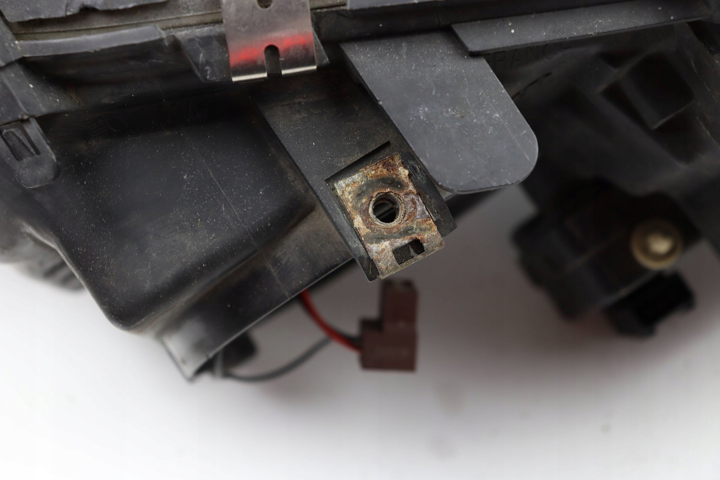 VOLVO S80 and LIFT light front right front EUROPA