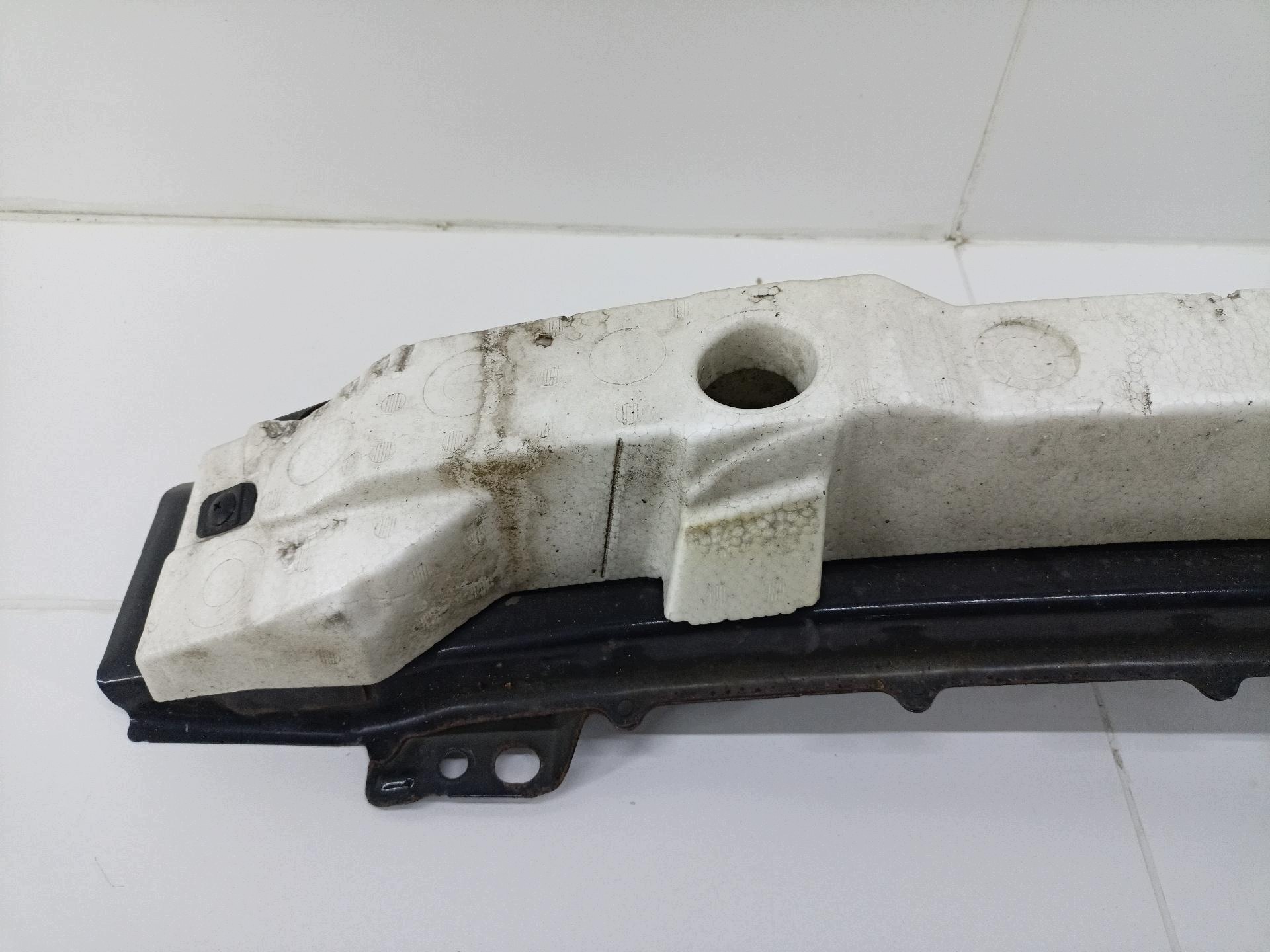 sider pillar of a bumper front Mazda 3 2 BL 2010