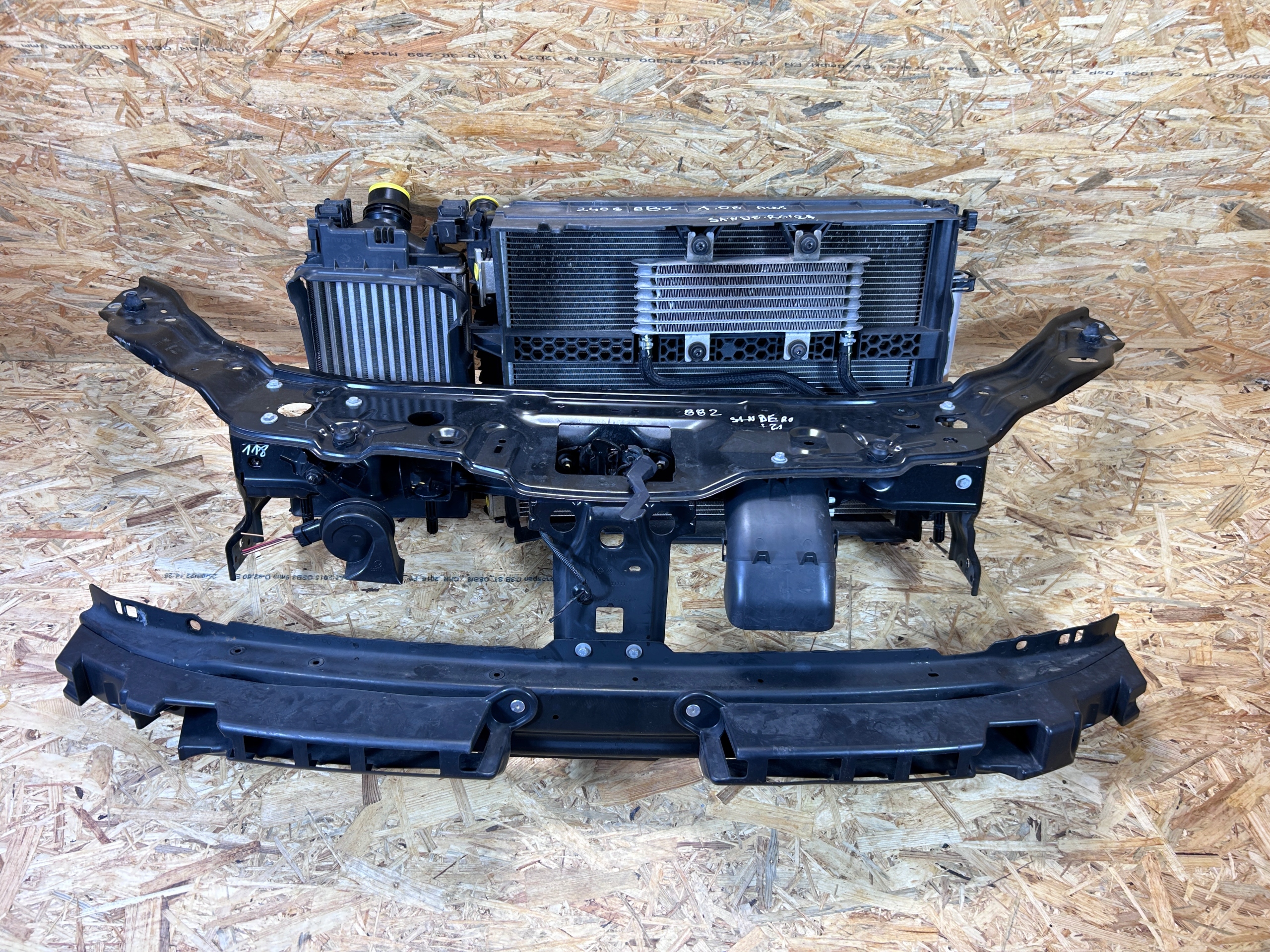 PAS PRZEDNI WZMOCNIENIE BELKA CHŁODNICE DACIA SANDERO III 1.0B AUTOMAT 20-