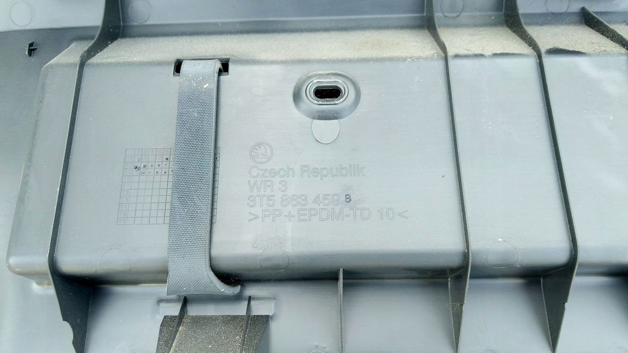 OSŁONA PASA TYŁ SKODA SUPERB II SEDAN 08-13 Producent części Skoda OE