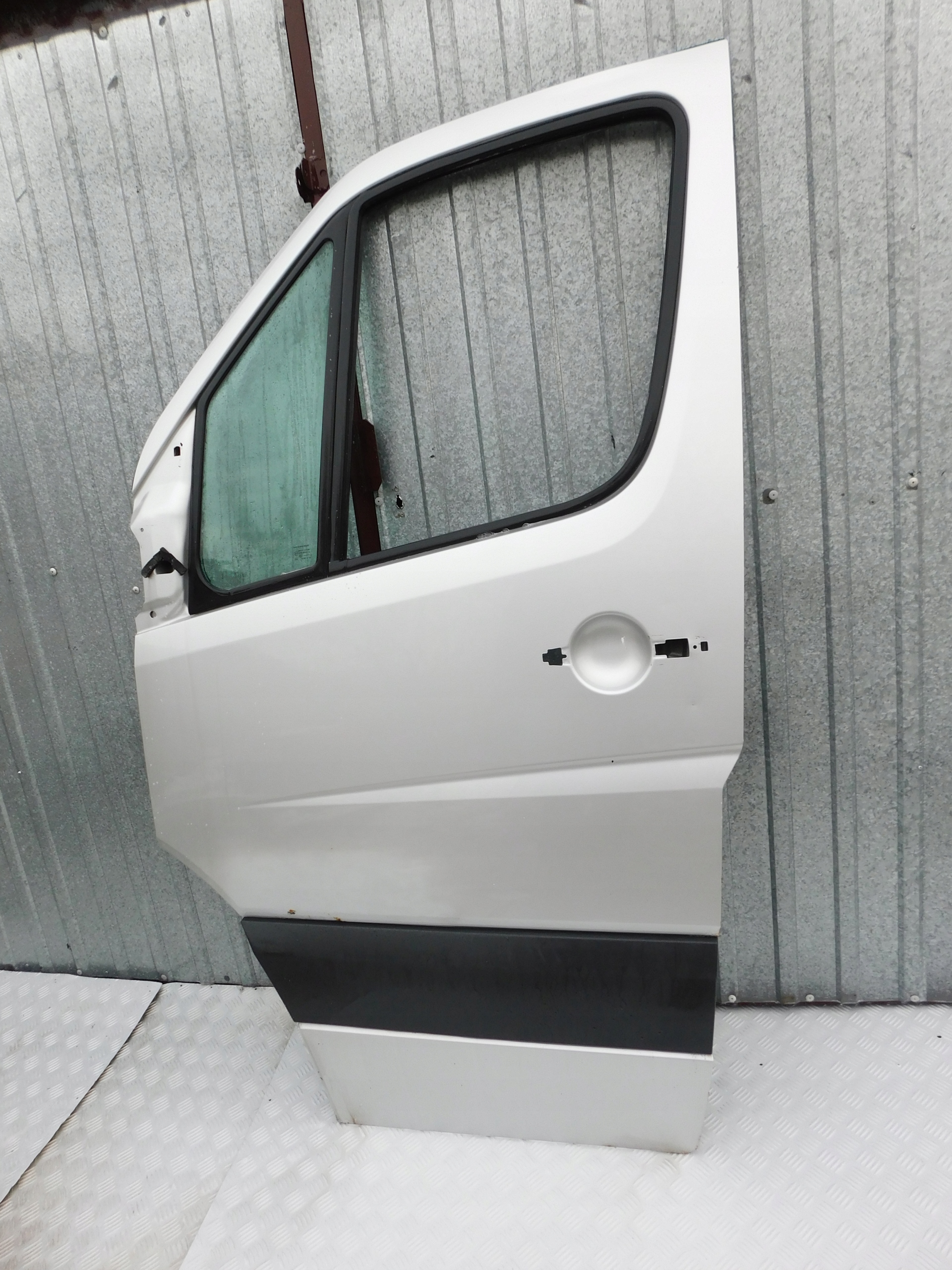 Sprinter 906 VW Crafter door left driver´s front 06-17r silver REAL FOTO