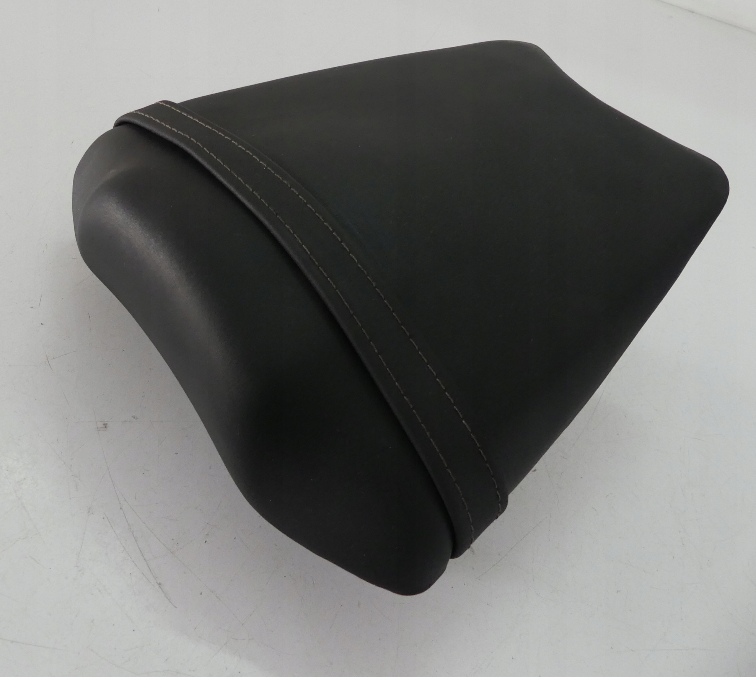 . ЗАДНЕЕ ПАССАЖИРСКОЕ СИДЕНЬЕ 39P-00T YAMAHA FZ8 11 +