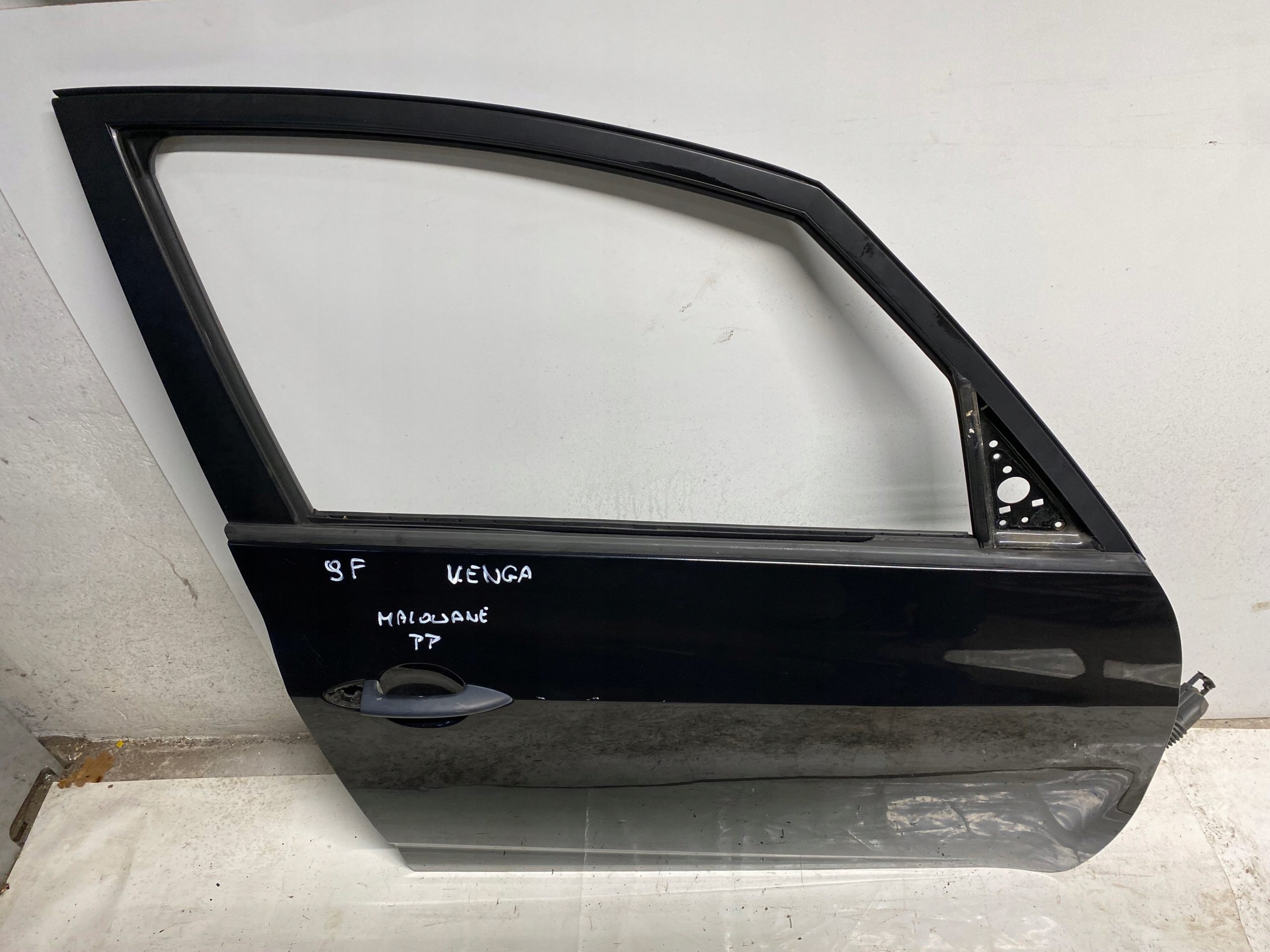 KIA VENGA door right right front front 9F