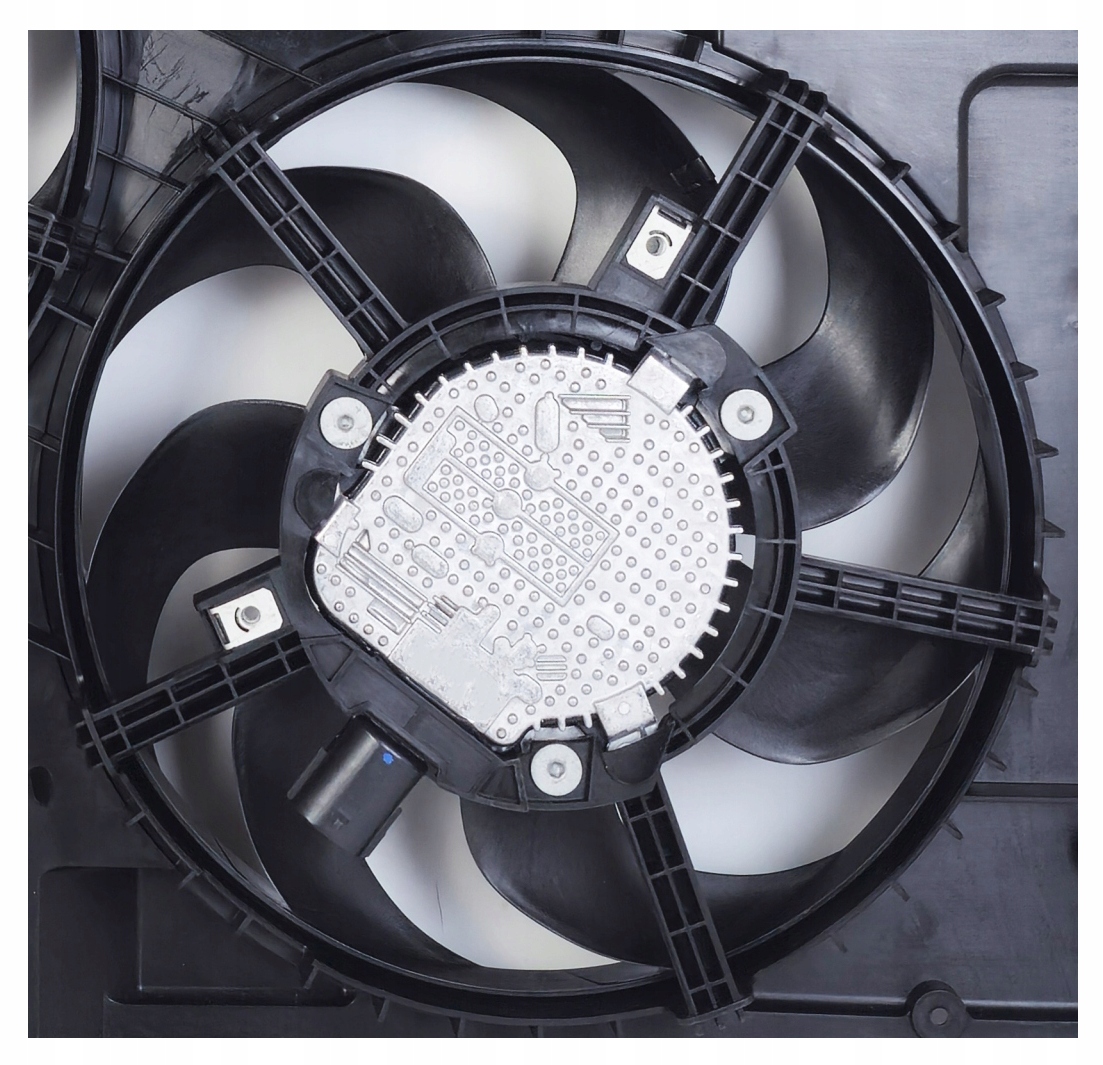 Ventilátor Renault Trafic III IV Nissan Primastar 2021- 214815443R Pravý