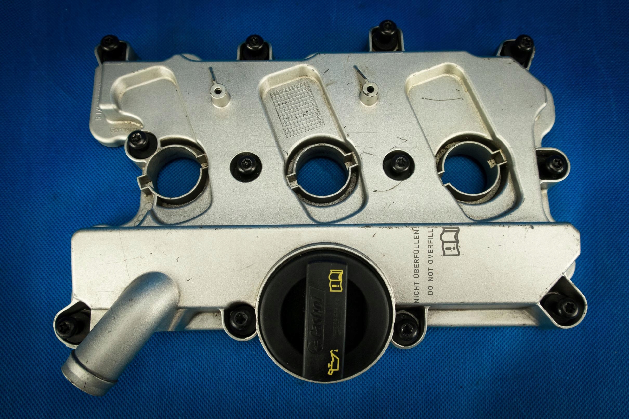 Abdeckung der Ventile Audi S4 8K S5 A6 A7 Q7 06E103471S
