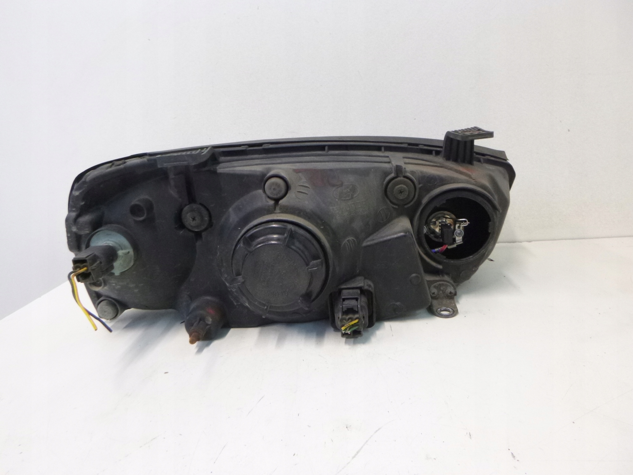 light front Hyundai Elantra 2000r.
