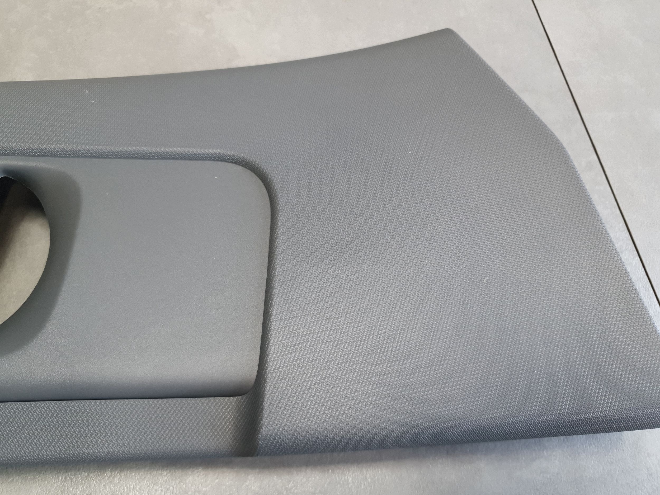 Audi A3 8Y hb cover slupka B upper right 8Y4867244