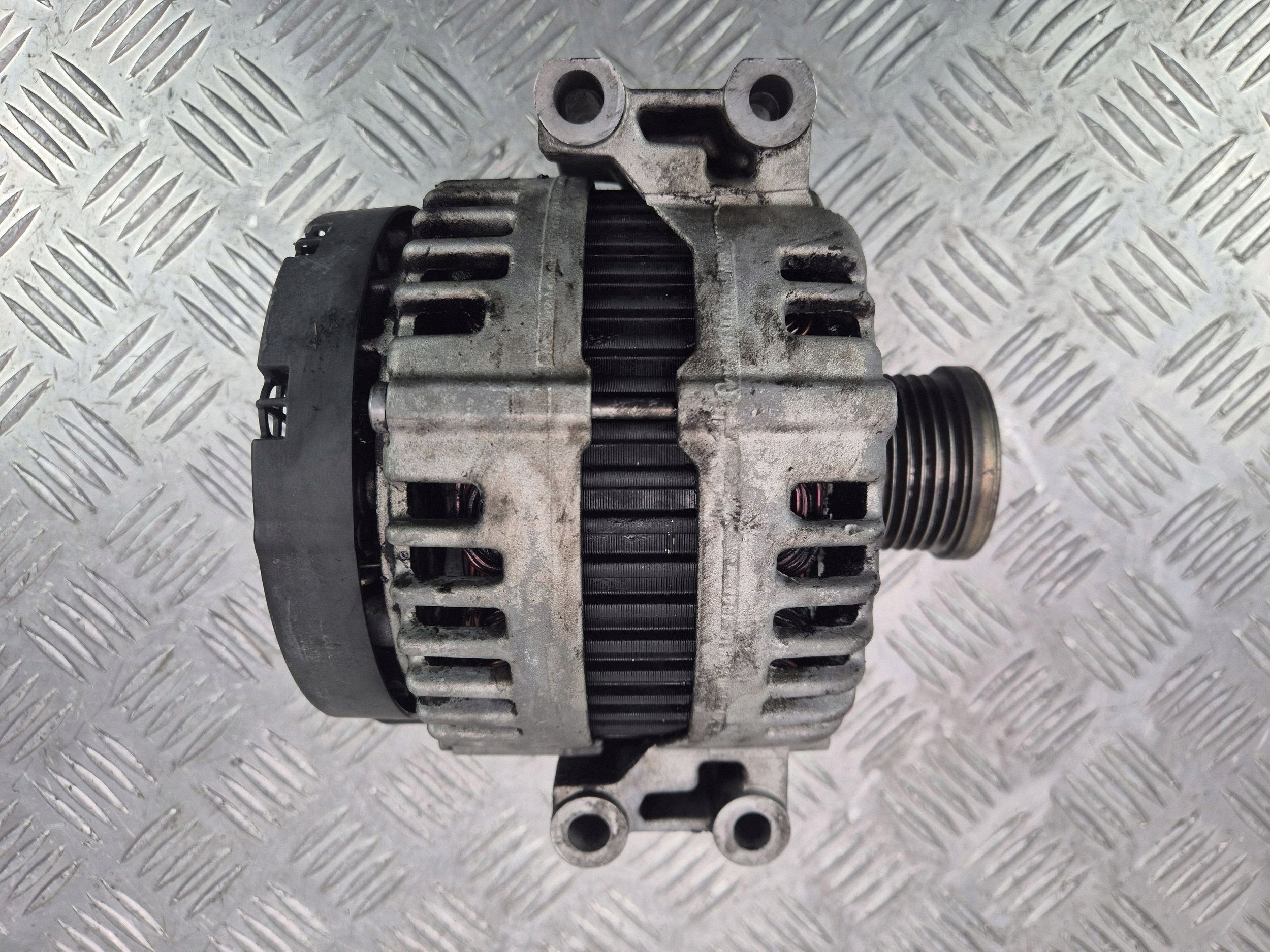 BMW 3 E90 335i Alternator 7557789 N54B30A