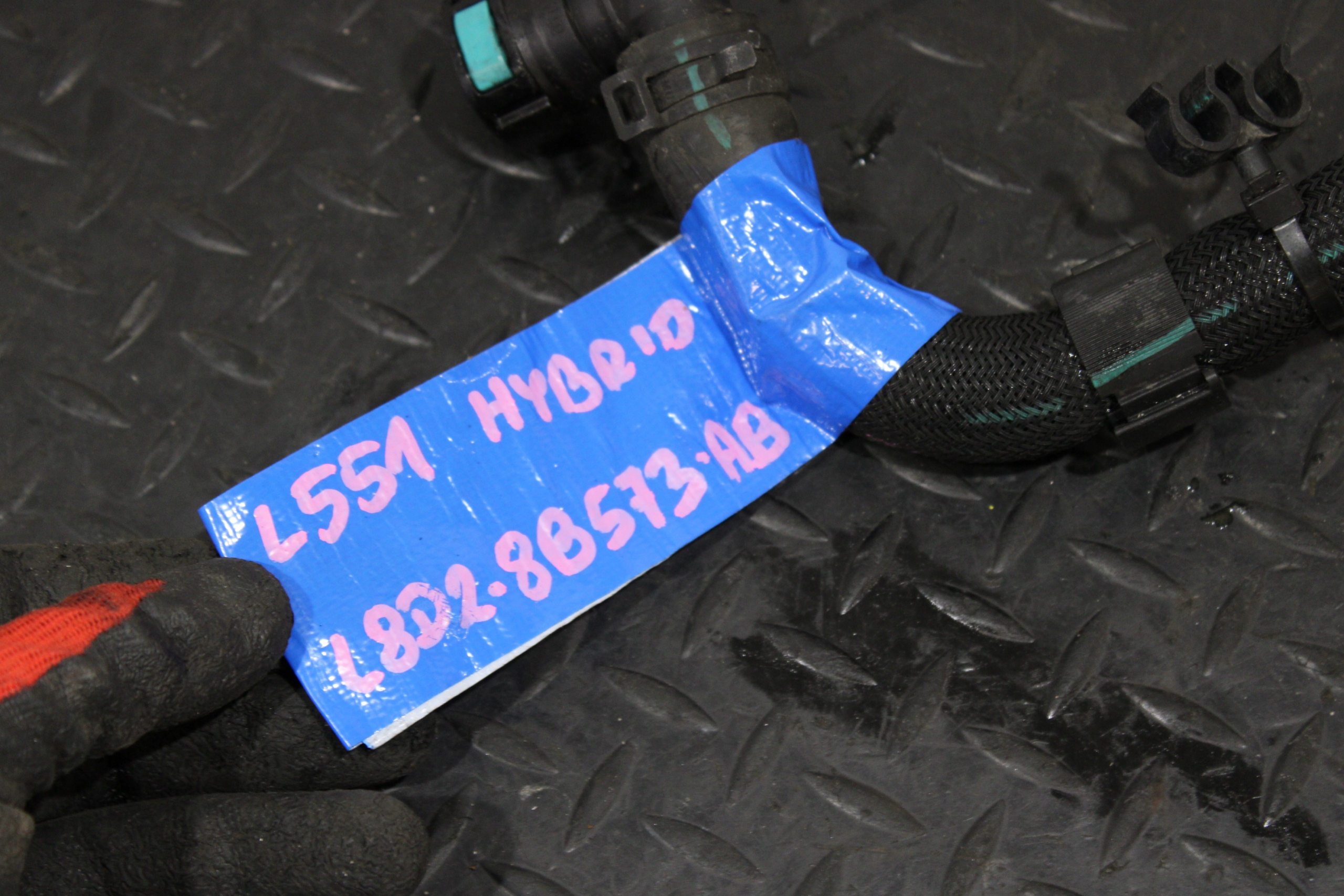 crijevo prijenos cijev vode LAND ROVER EVOQUE II 2 L551 L8D2-8B573-AB
