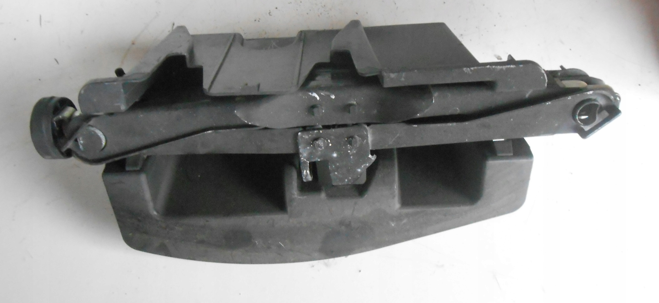 Aud A5 10R домкрат крепление 8k9813685