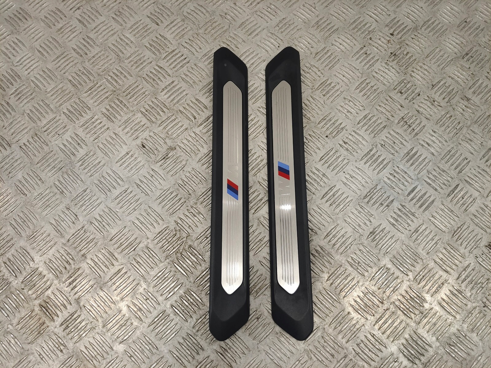 BMW G01 moulding cap threshold front 7393397