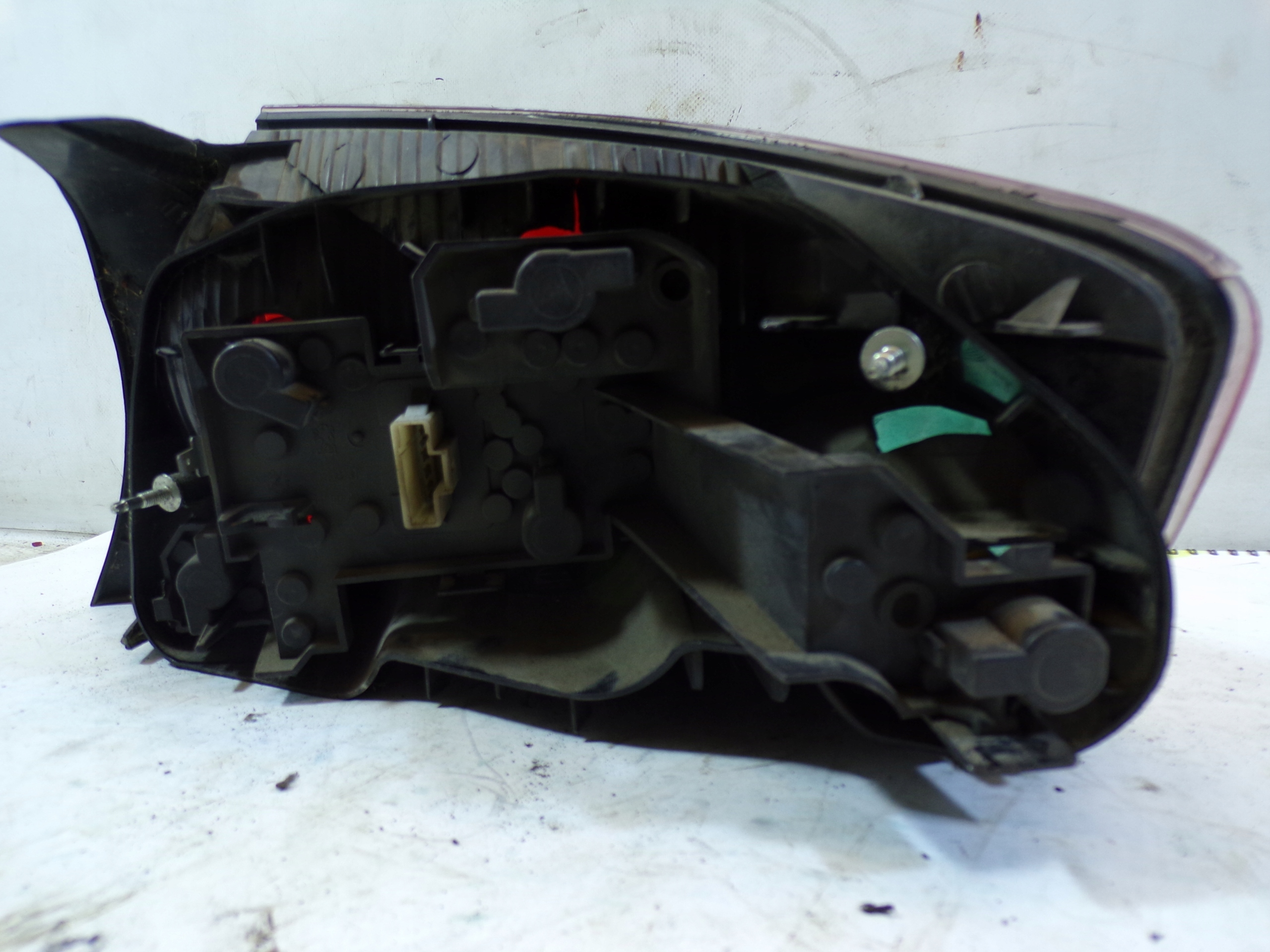 light rear rear part left PEUGEOT 407 sedan OPIS (4)