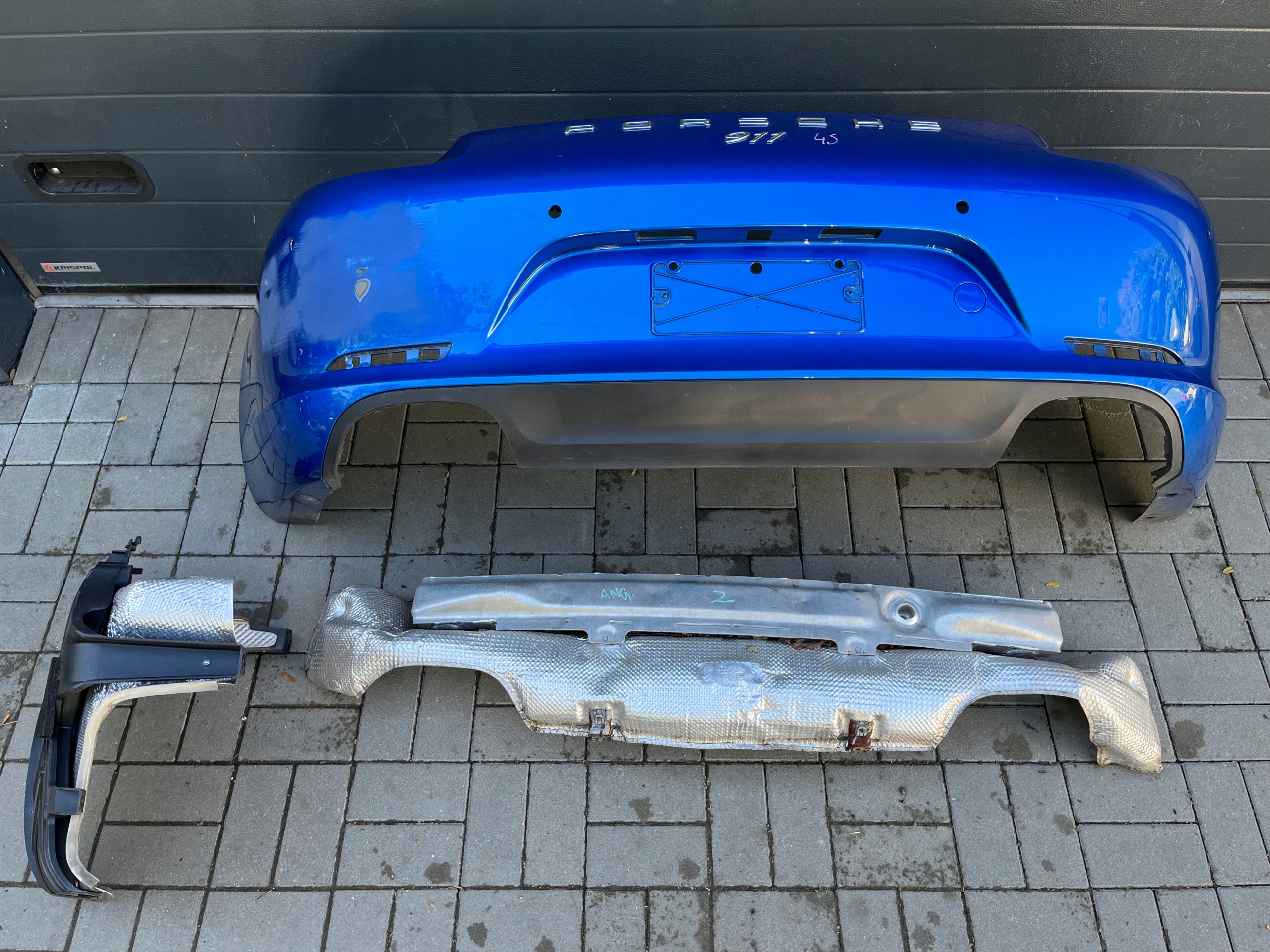PORSCHE 991 911 4S STOSSSTANGE HECK SCHALLDÄMMUNG TRÄGER