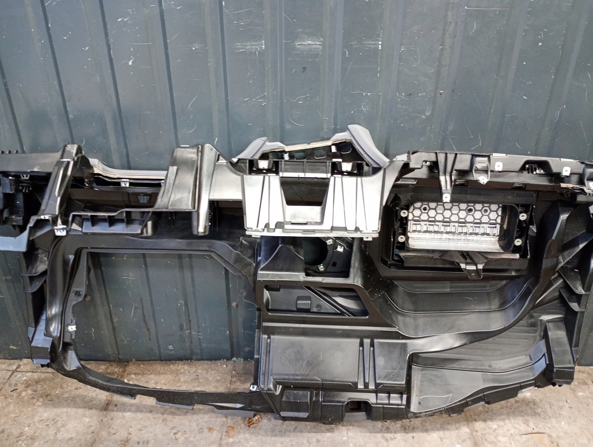 10b857003 торпеда консоль vw ID3 id.3