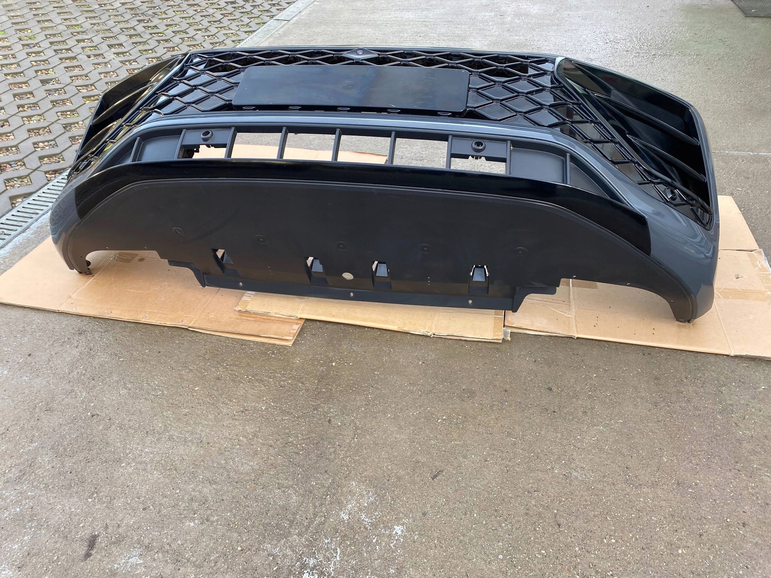 VW TAYRON II 57L R-LINE complete bumper front LED PDC KAMERA LC7Q grey