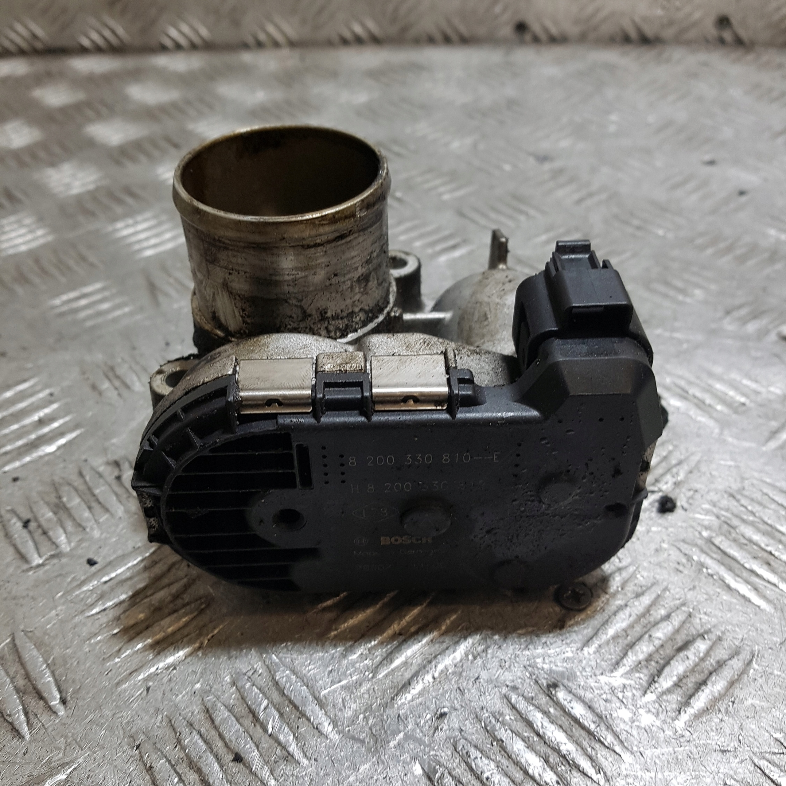 Valvola a farfalla RENAULT LAGUNA 3 2.0 DCI 8200330810E