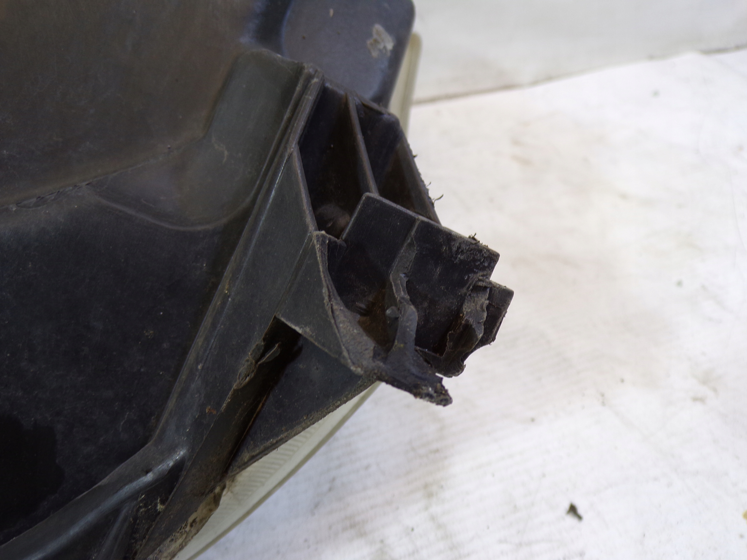 light right front front TOYOTA AVENSIS T25 (2) (K)