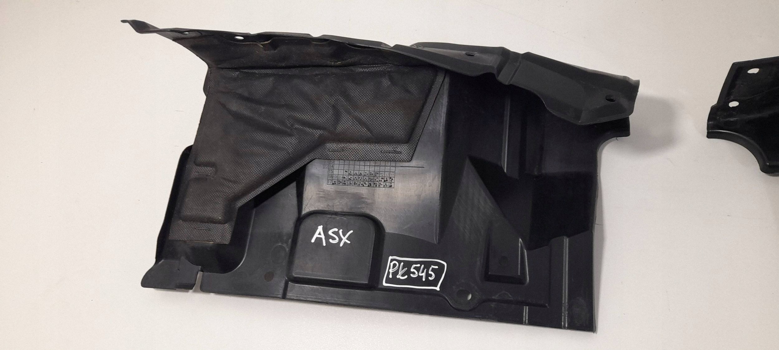 Mitsubishi ASX cover below engine MN154379 (PL545)