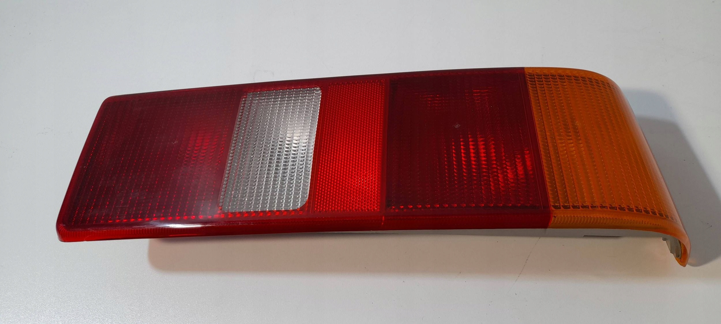 Ford Sierra light rear right 87BG13A602BA (R440)