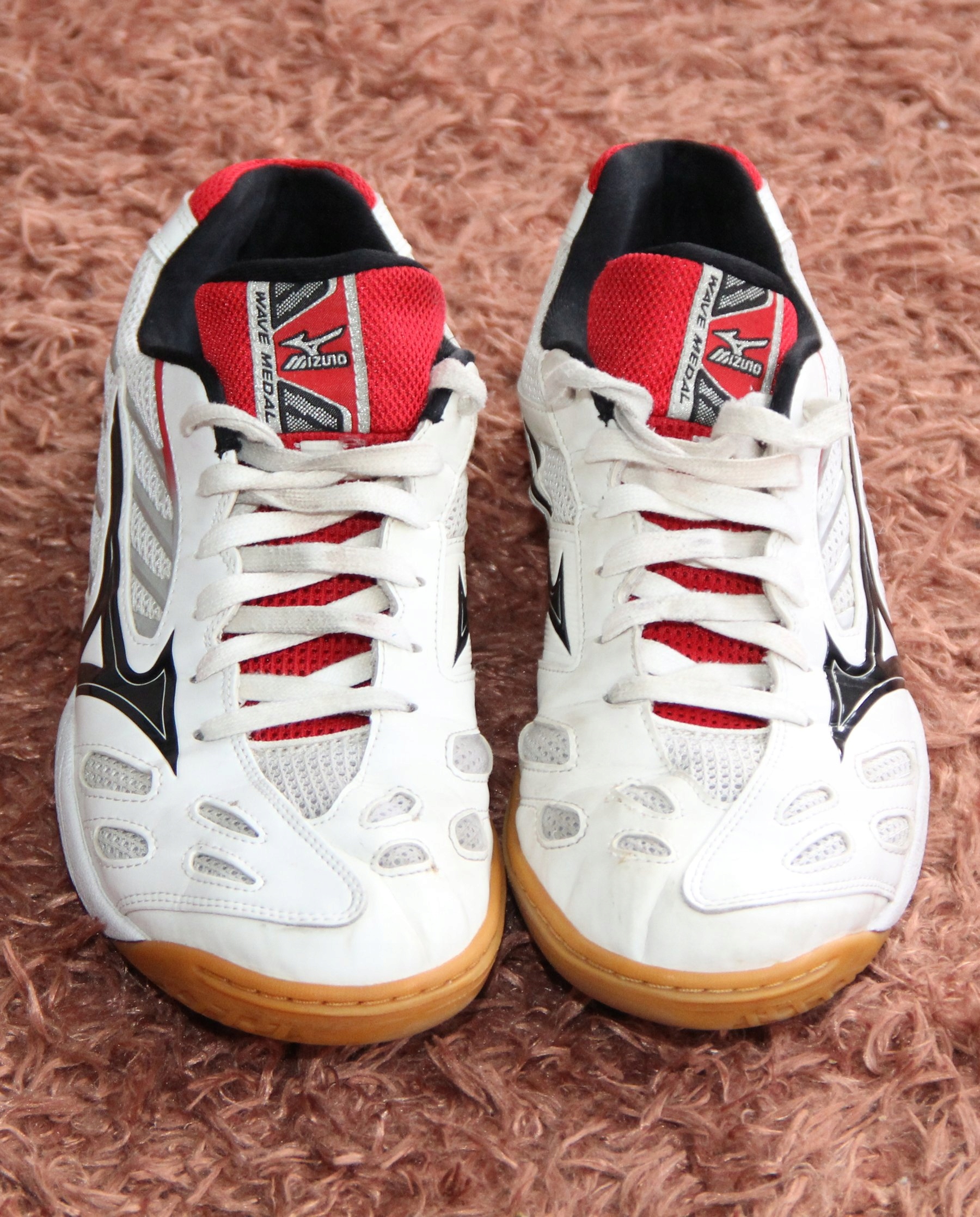 Męskie buty sportowe halowe Mizuno wave medal 4 r. 46 30cm Marka Mizuno