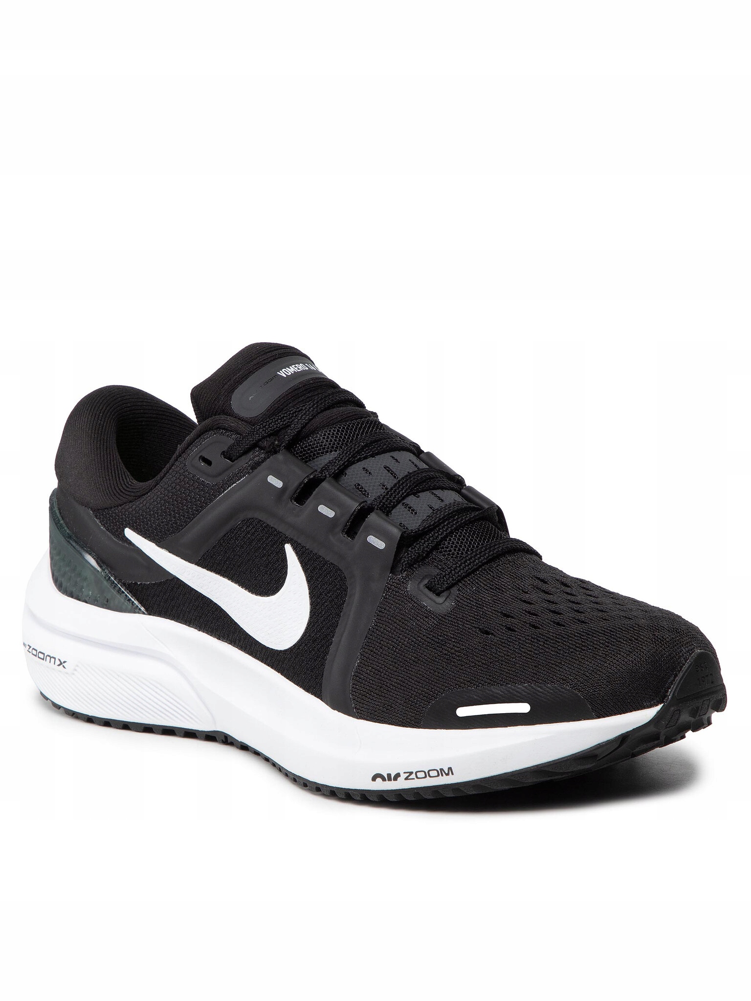 Nike Buty Air Zoom Vomero 16 DA7698 001 Black/Whit