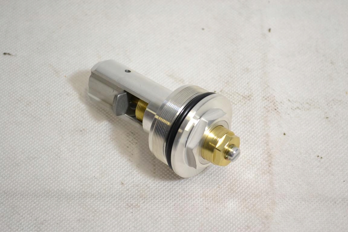 zátka Suzuki Gsxr 1300 Hayabusa 99-07' nová Oem