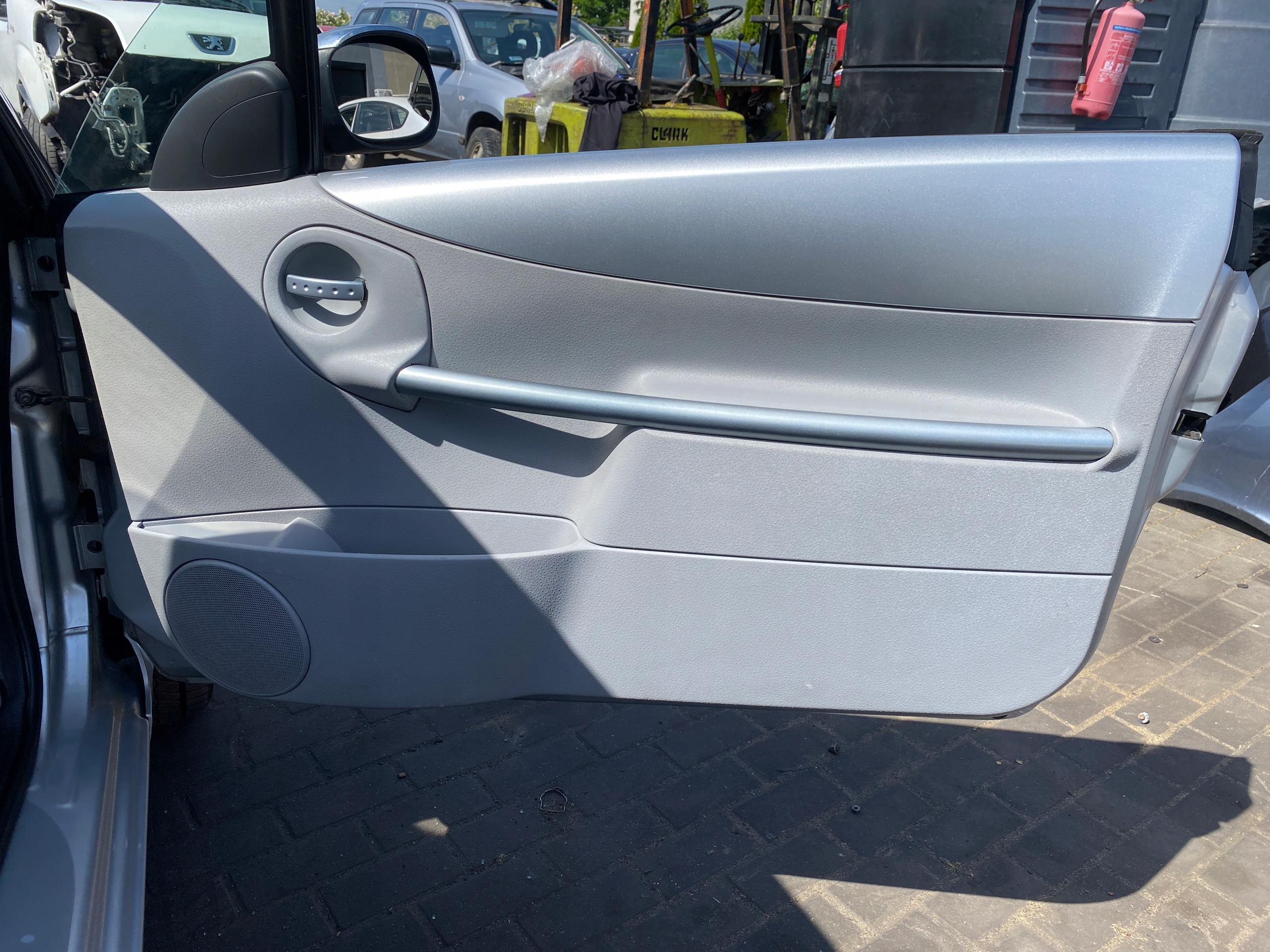 upholstery side right front Citroen C3 Plurier 03-09