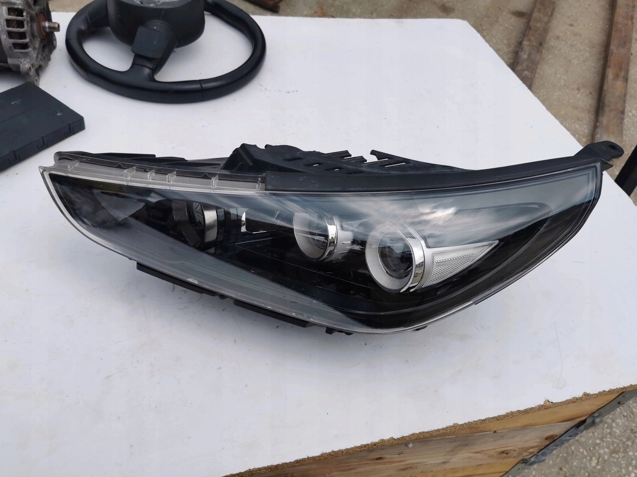 HYUNDAI I30 LIFT G4921-21050 light front left L