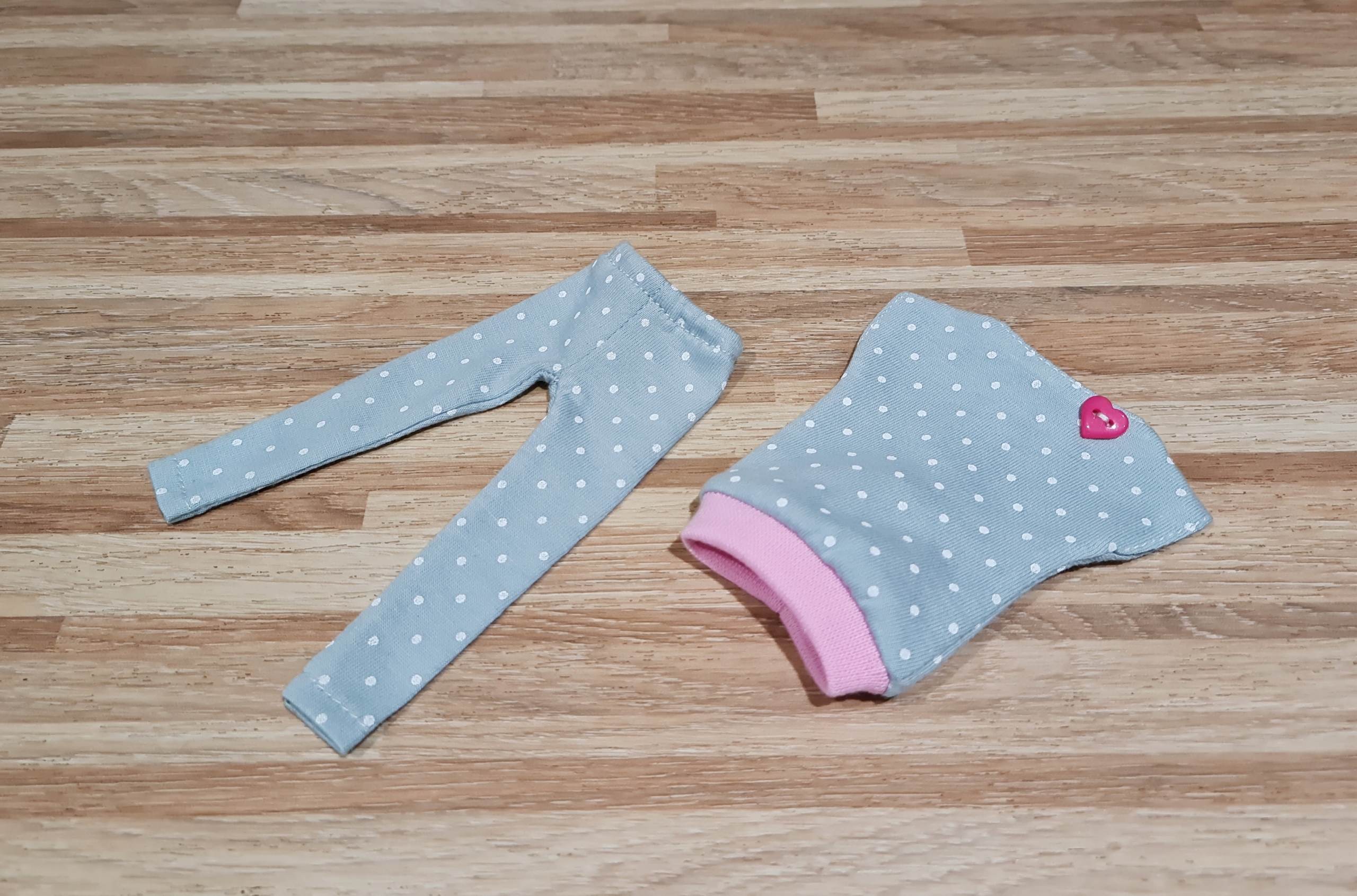 Ubranka dla lalek - Bluzka i getry Marka inna