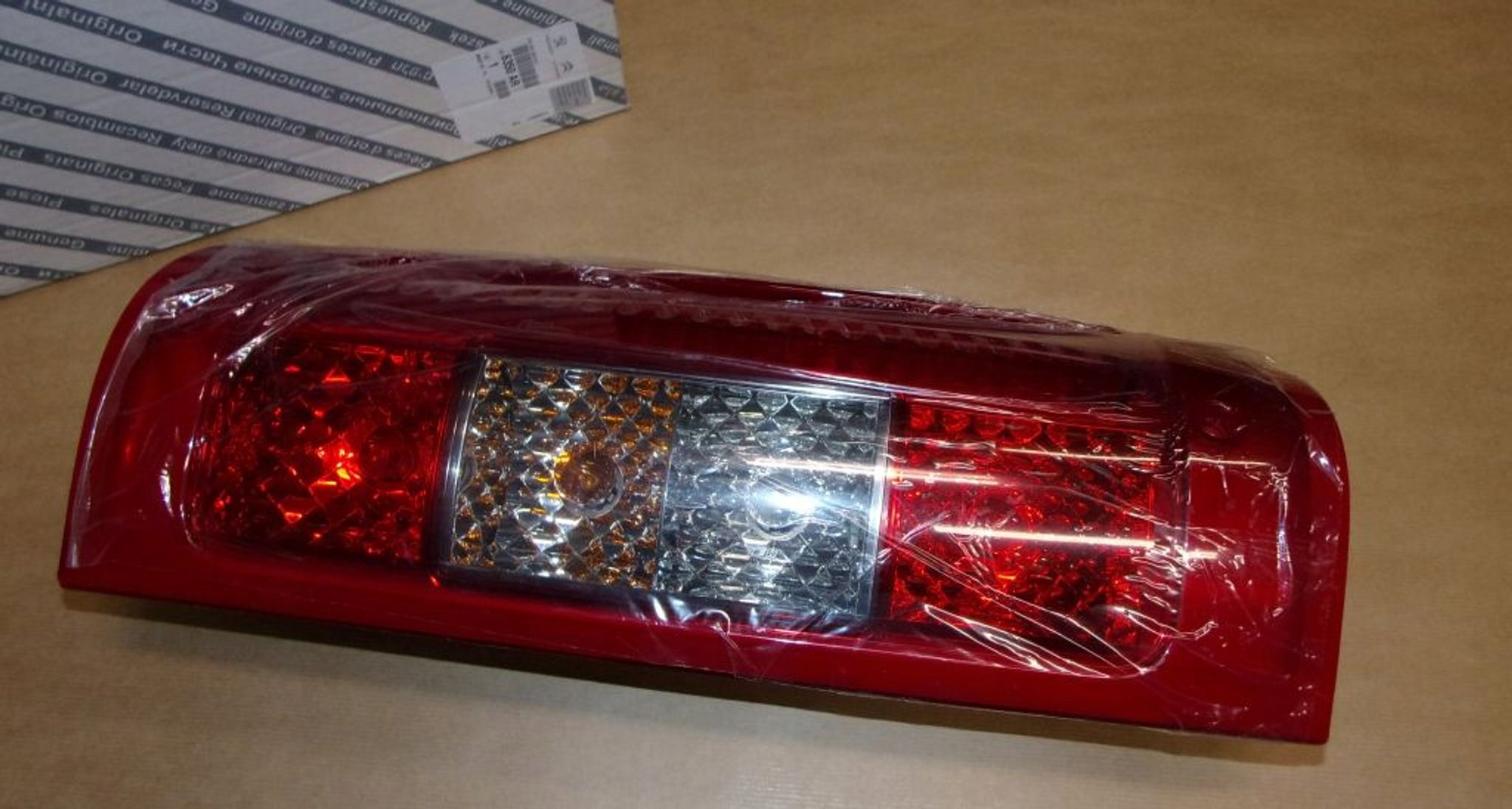 LAMPA TYLNA C JUMPER II LEWA