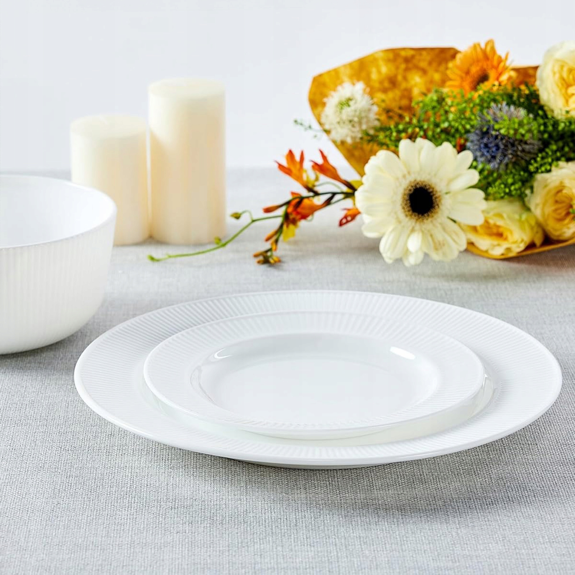 SERWIS OBIADOWY RYFLOWANY 18 EL DLA 6 OSÓB KPL TALERZY ZE ZDOBIENIEM SZKŁO