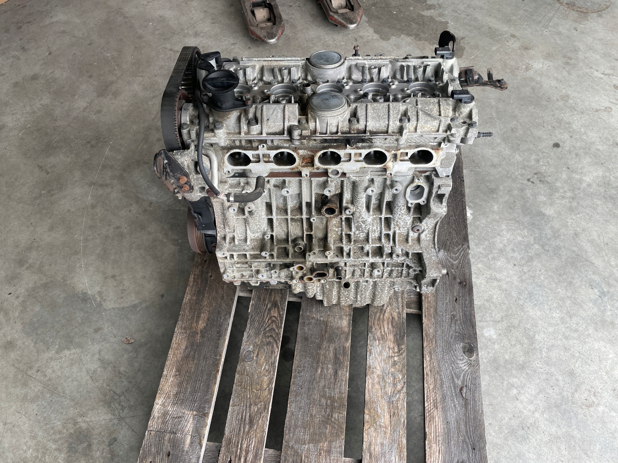 Двигатель volvo V50 S40 C70 C30 2.5 T B5254T3 220KM