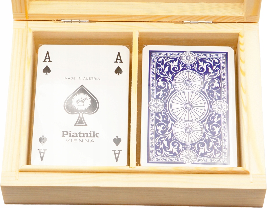 KARTY DO GRY PIATNIK WHEELS W DREWNIANYM PUDEŁKU Waga produktu z opakowaniem jednostkowym 0.212 kg