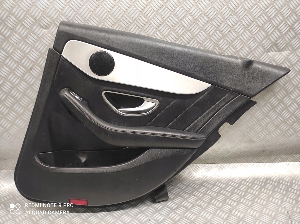 TAPICERKA BOCZEK DRZWI TYLNY PRAWY TYŁ MERCEDES C-KLASA W205 SEDAN