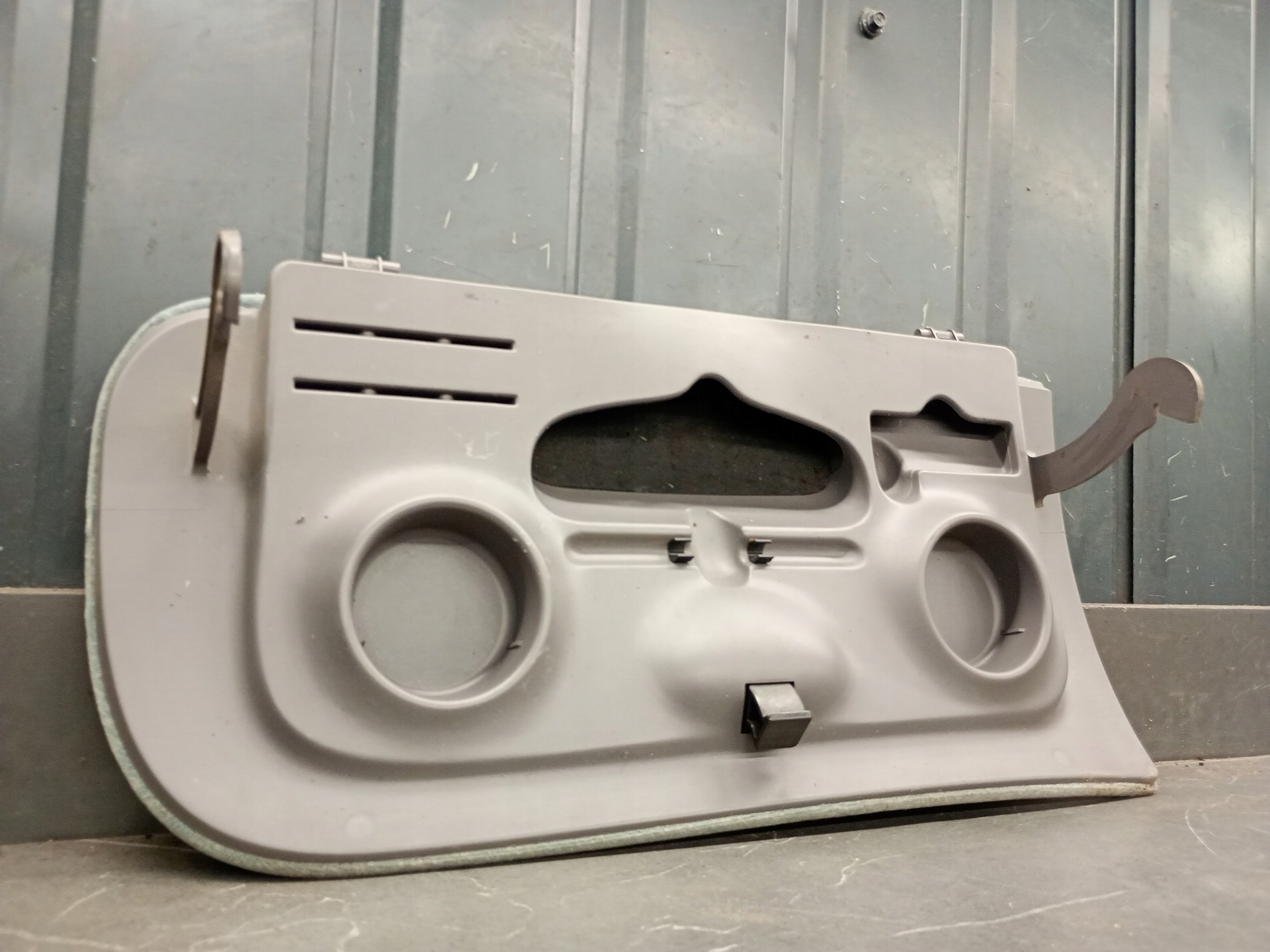 лючок бардачок peugeot 206