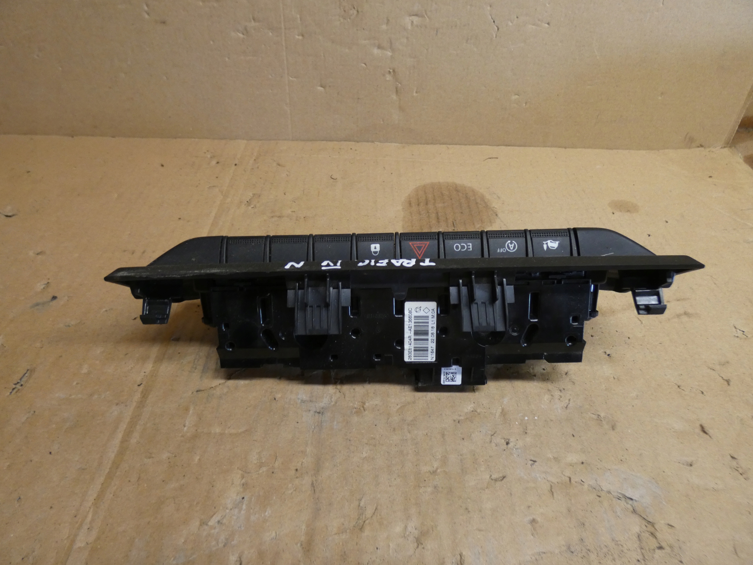 levers PANEL 283E81404R RENAULT TRAFIC III IV 21