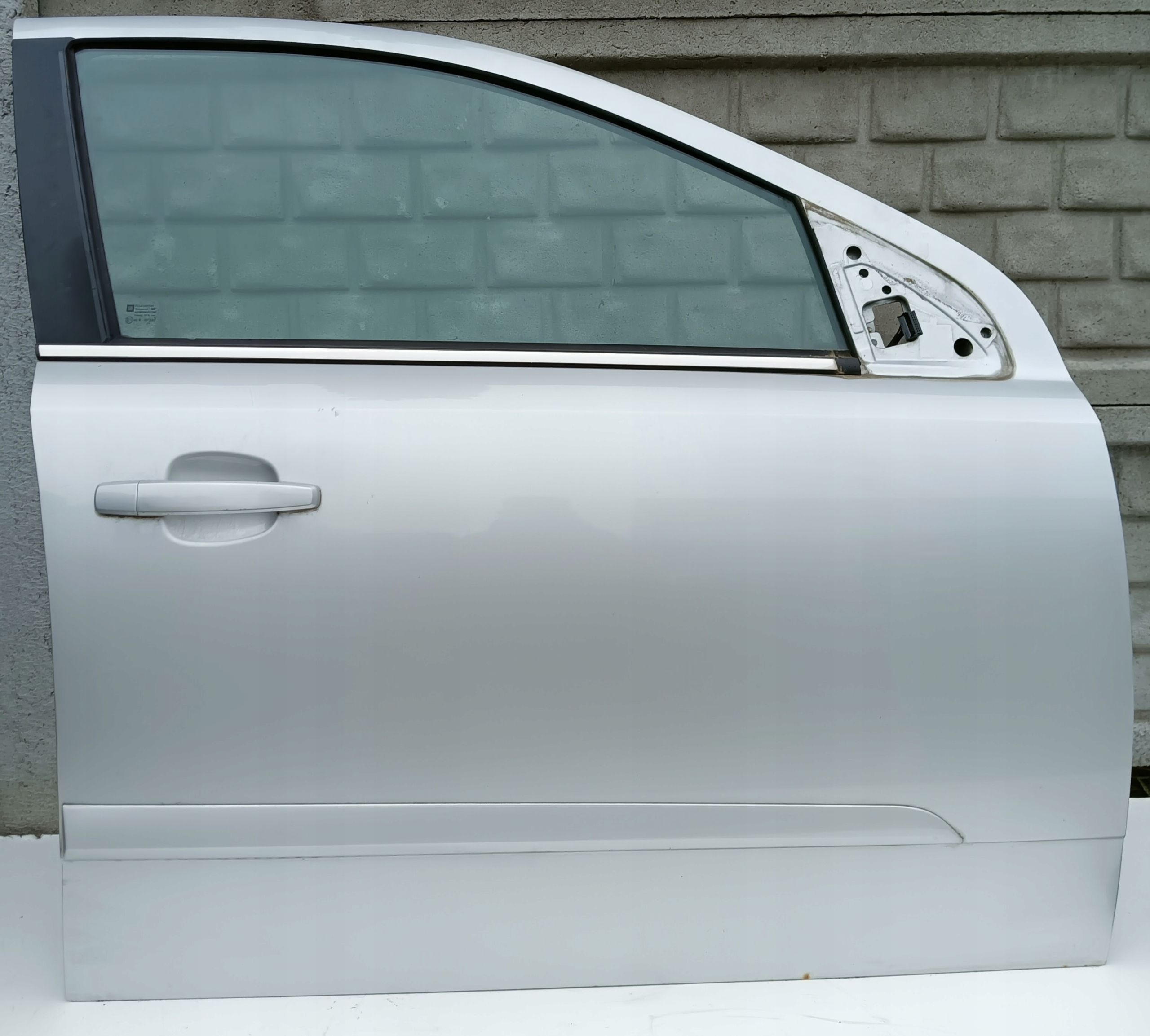 DRZWI PRAWE PRZEDNIE OPEL ASTRA H Z157 Producent części Opel OE