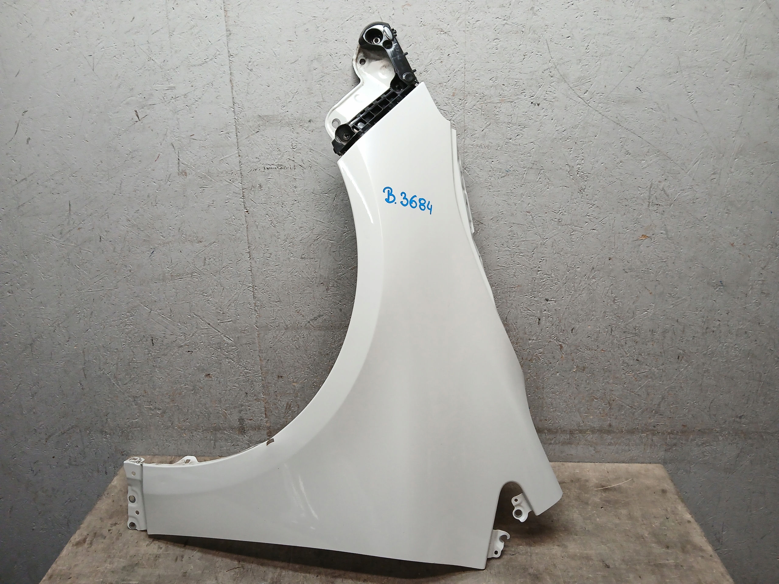fender front left TOYOTA COROLLA E21 HB KOMBI
