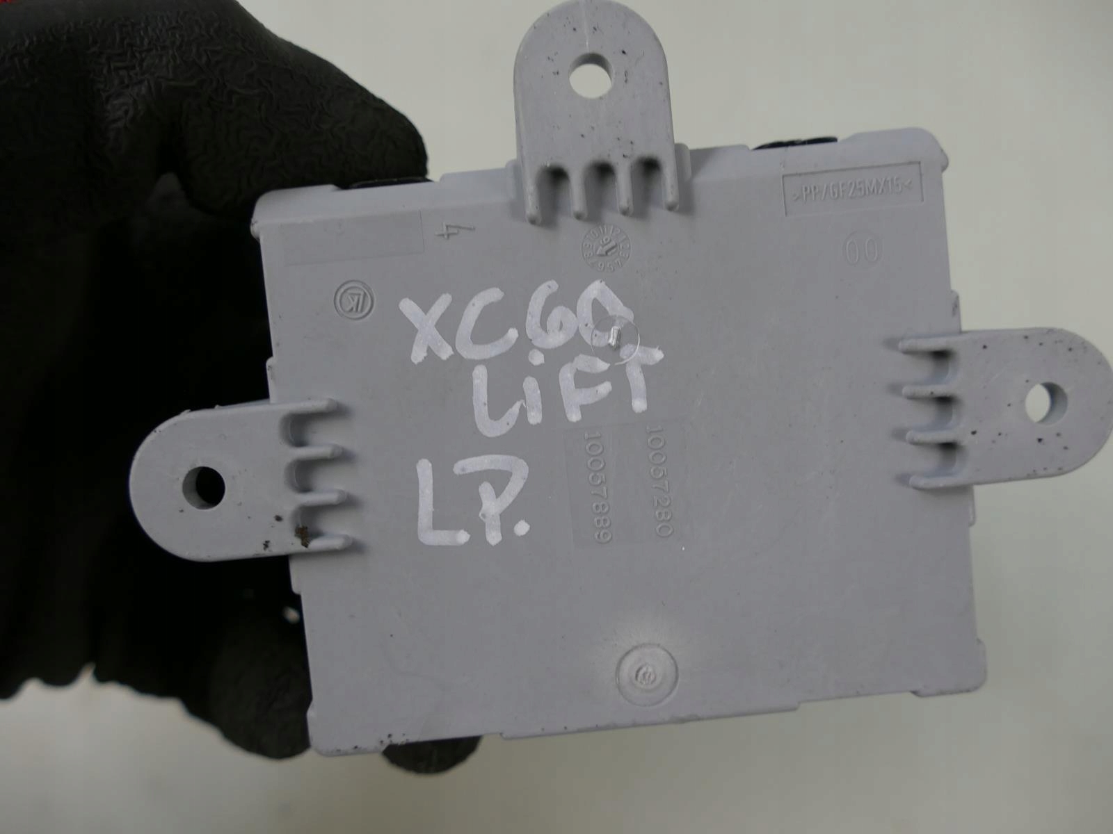 VOLVO XC60 I LIFT MODUŁ DRZWI STEROWNIK KOMPUTER LEWY PRZÓD Producent części Volvo OE