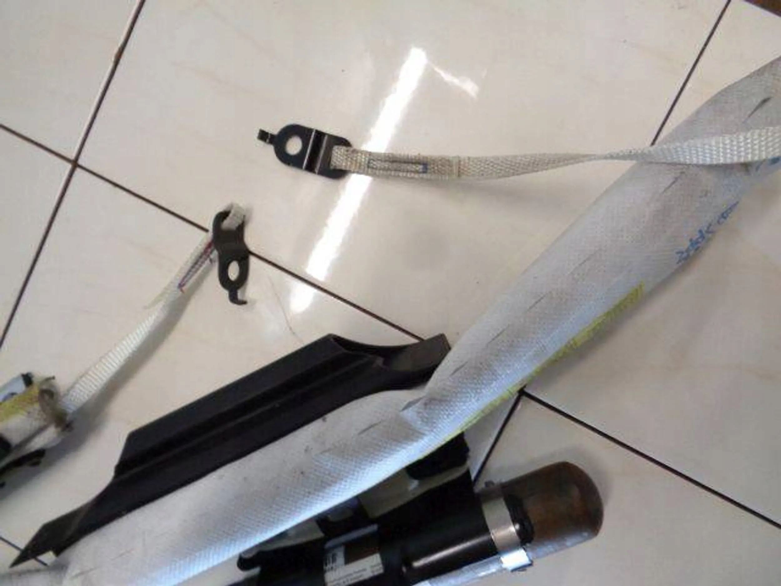 Hyundai IX35 10 пиропатрон воздушная левый 850102Y000