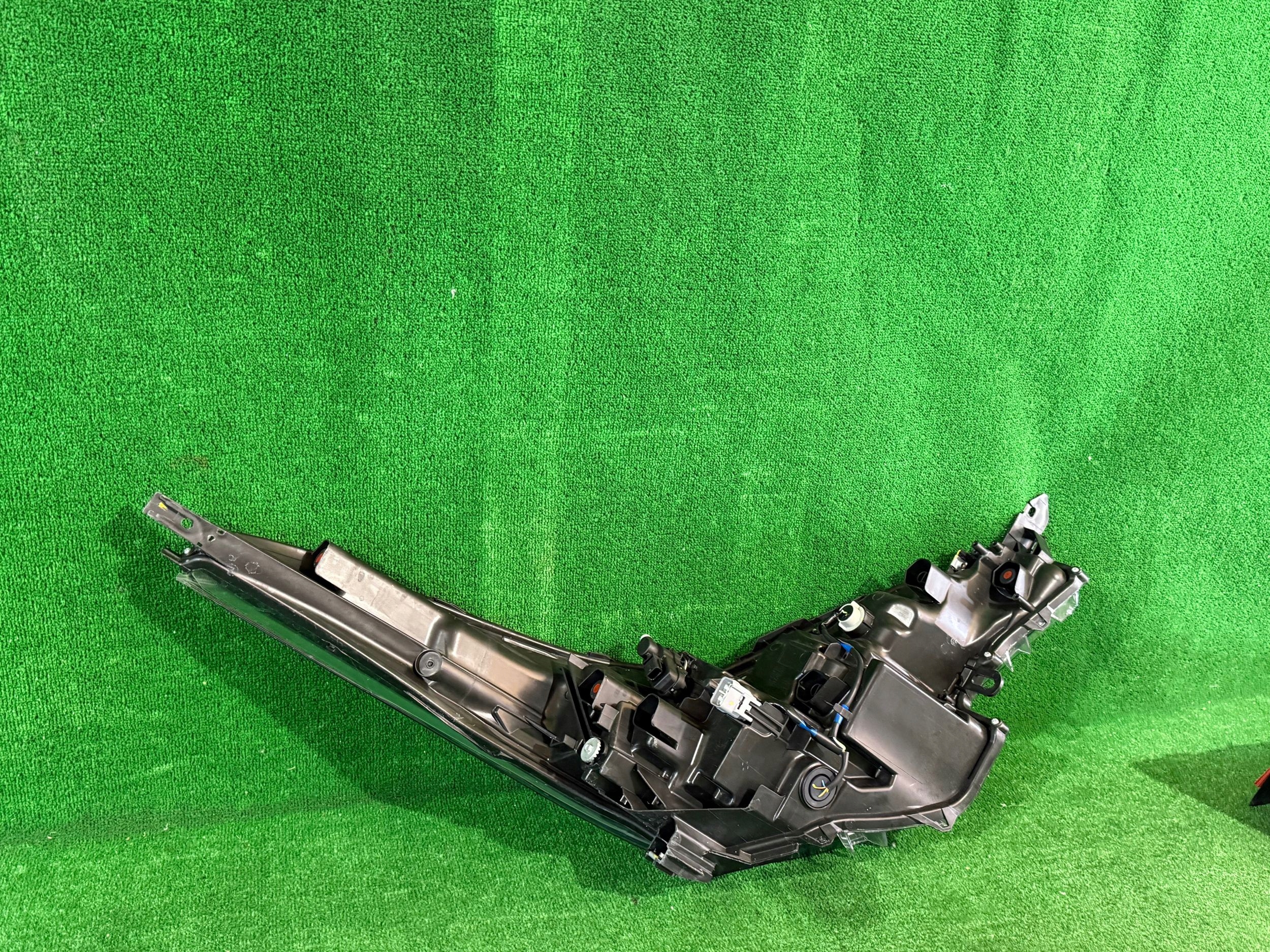 REFLEKTOR left TOYOTA C-RH LIFT FULL LED 18-23 nr:620