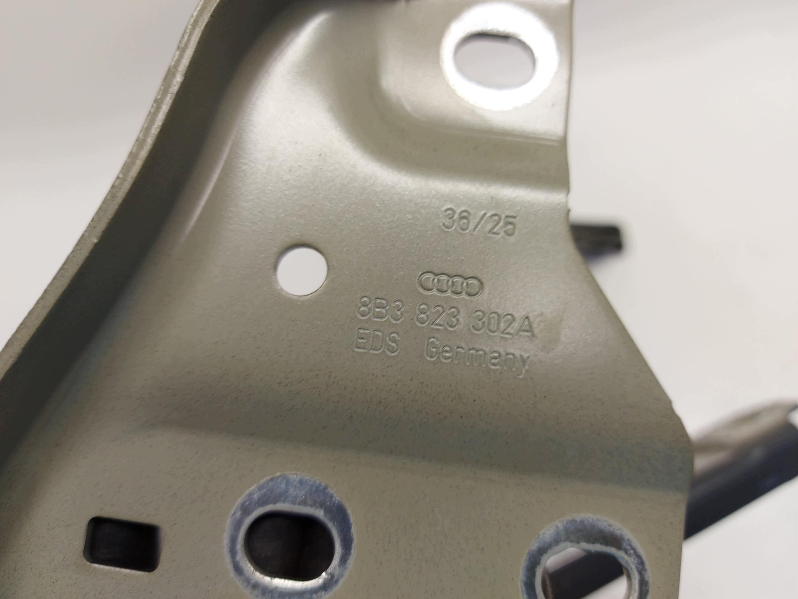 AUDI A5 8B3 B10 AVANT bonnet hinges left right komplet 8B3823302A