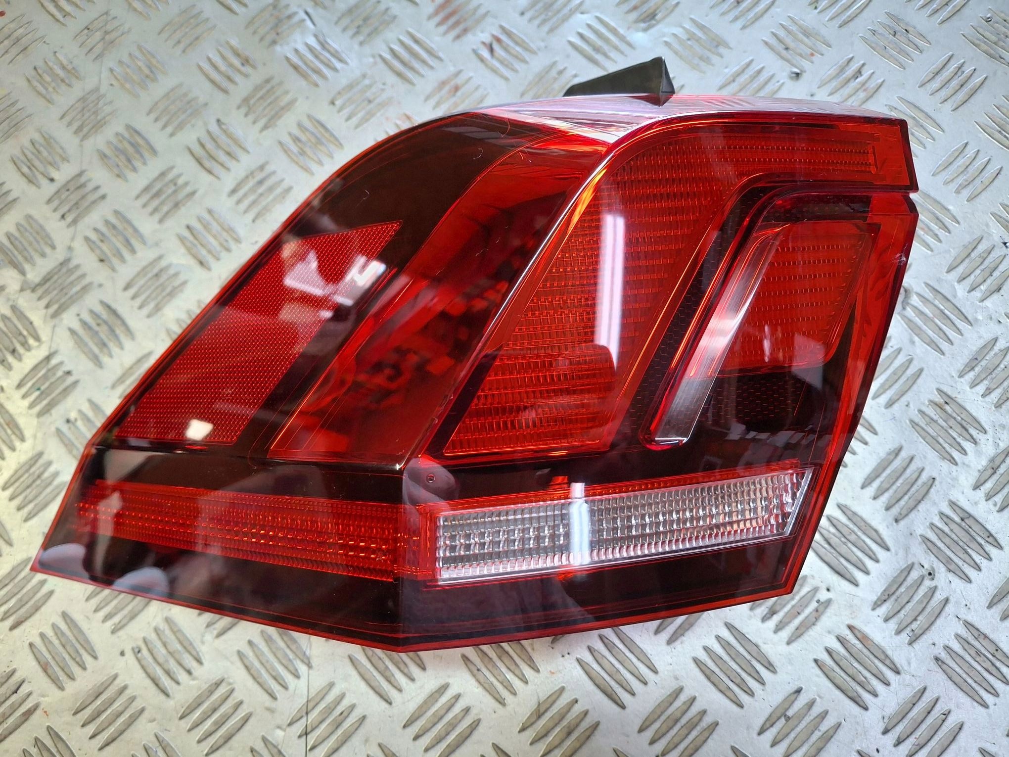 light rear left NAROZNA LED VW TIGUAN II 2015R->