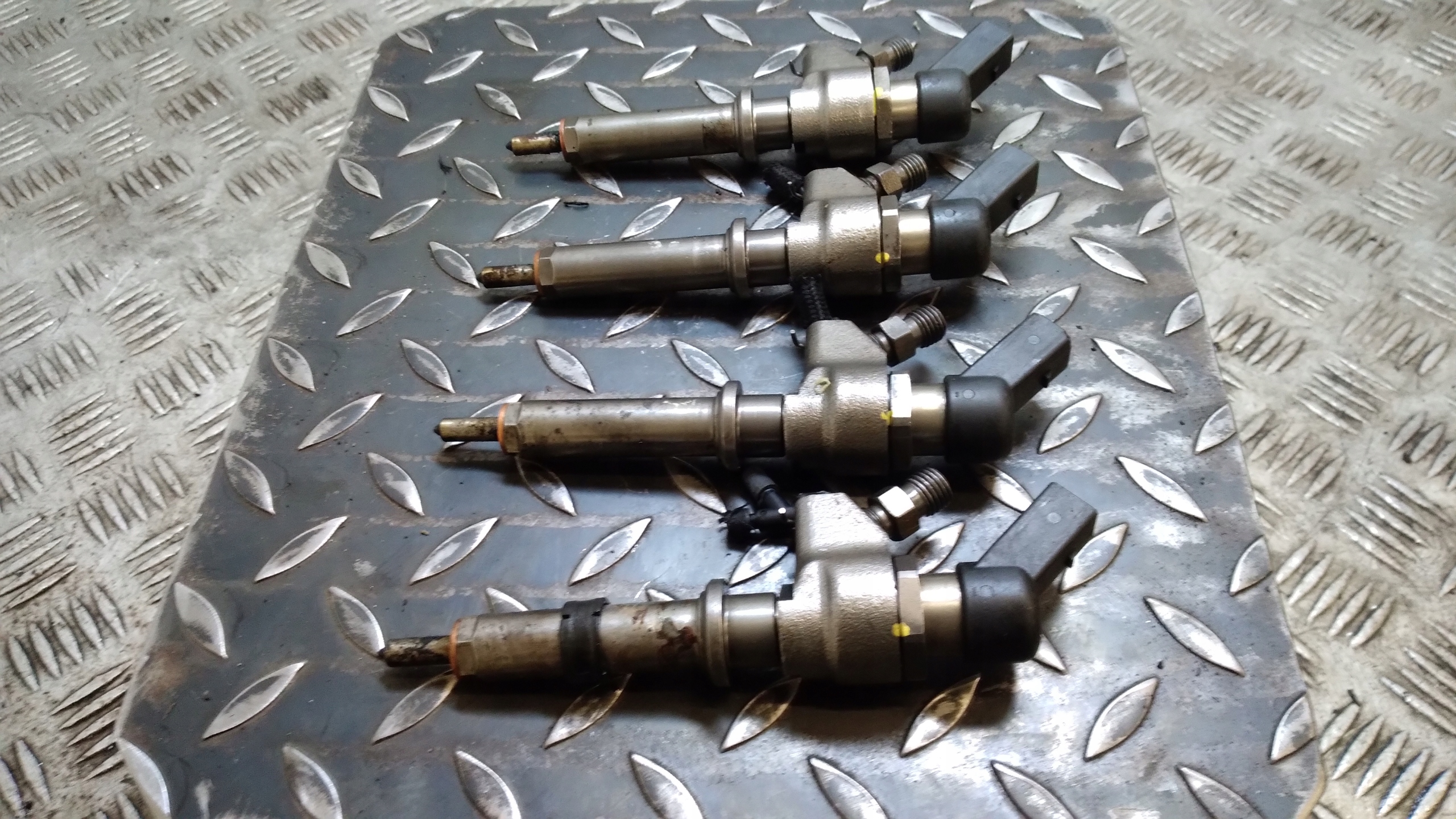 Einspritzdüse Einspritzdüse KOMPLET PEUGEOT PARTNER 1 9636819380