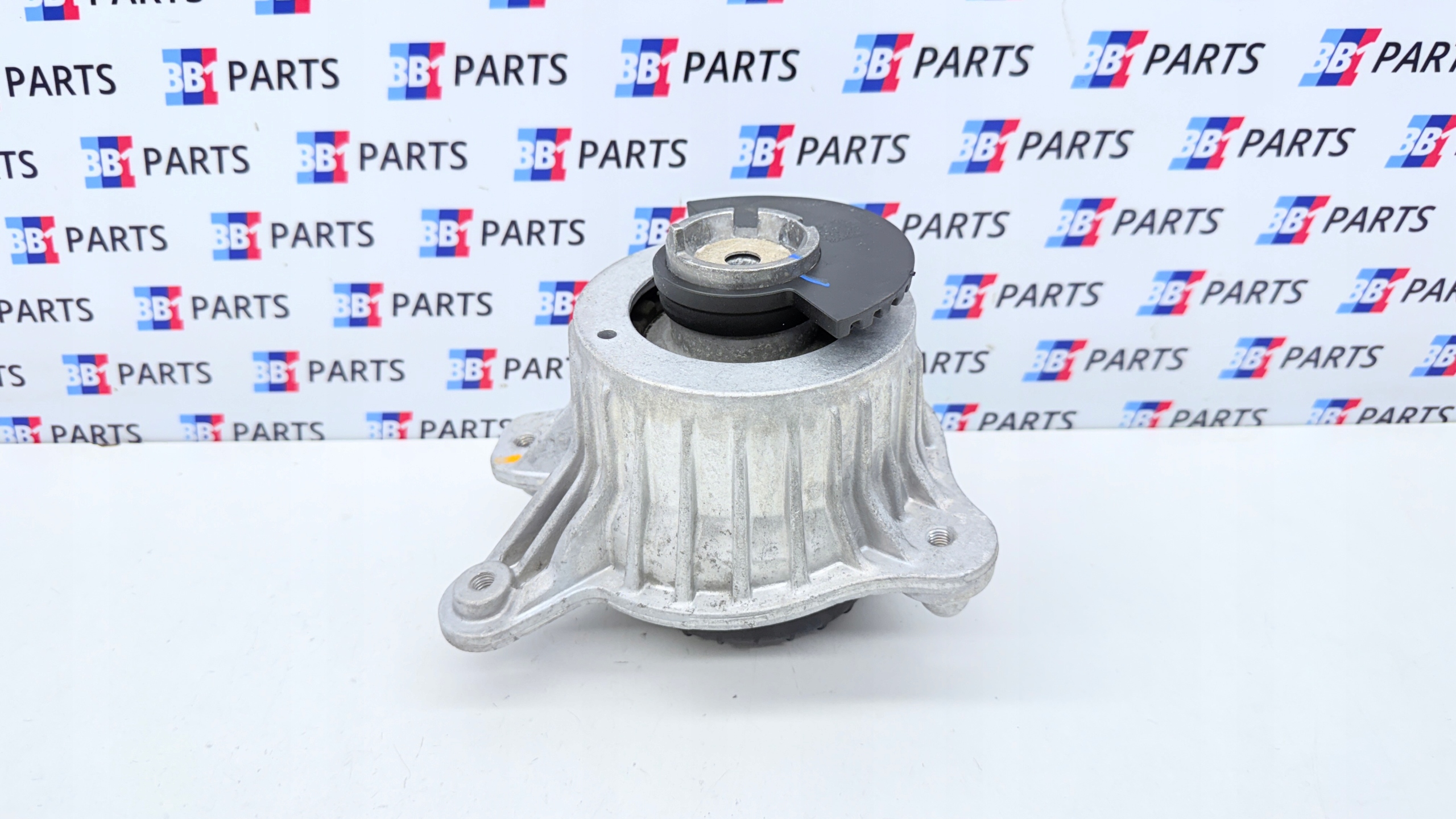 MERCEDES W213 W238 engine mount left 2.0CDI A2132403400