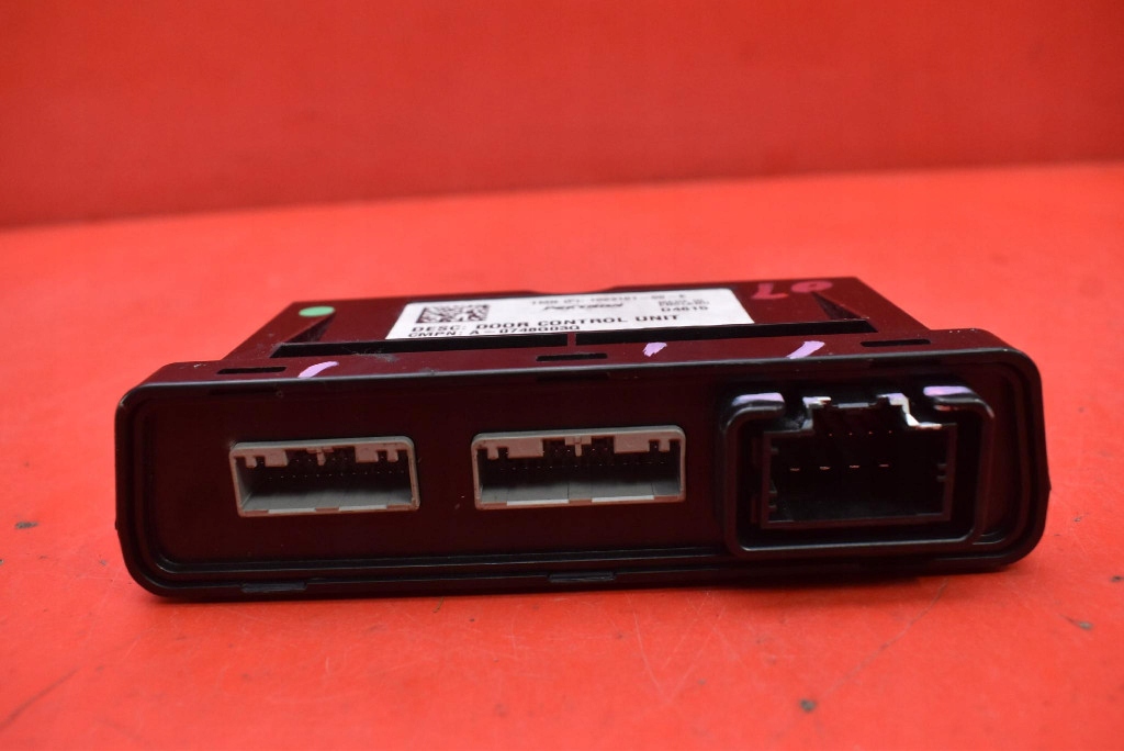 control unit module door left front 1003101-00-E TESLA MODEL S LIFT 16-21