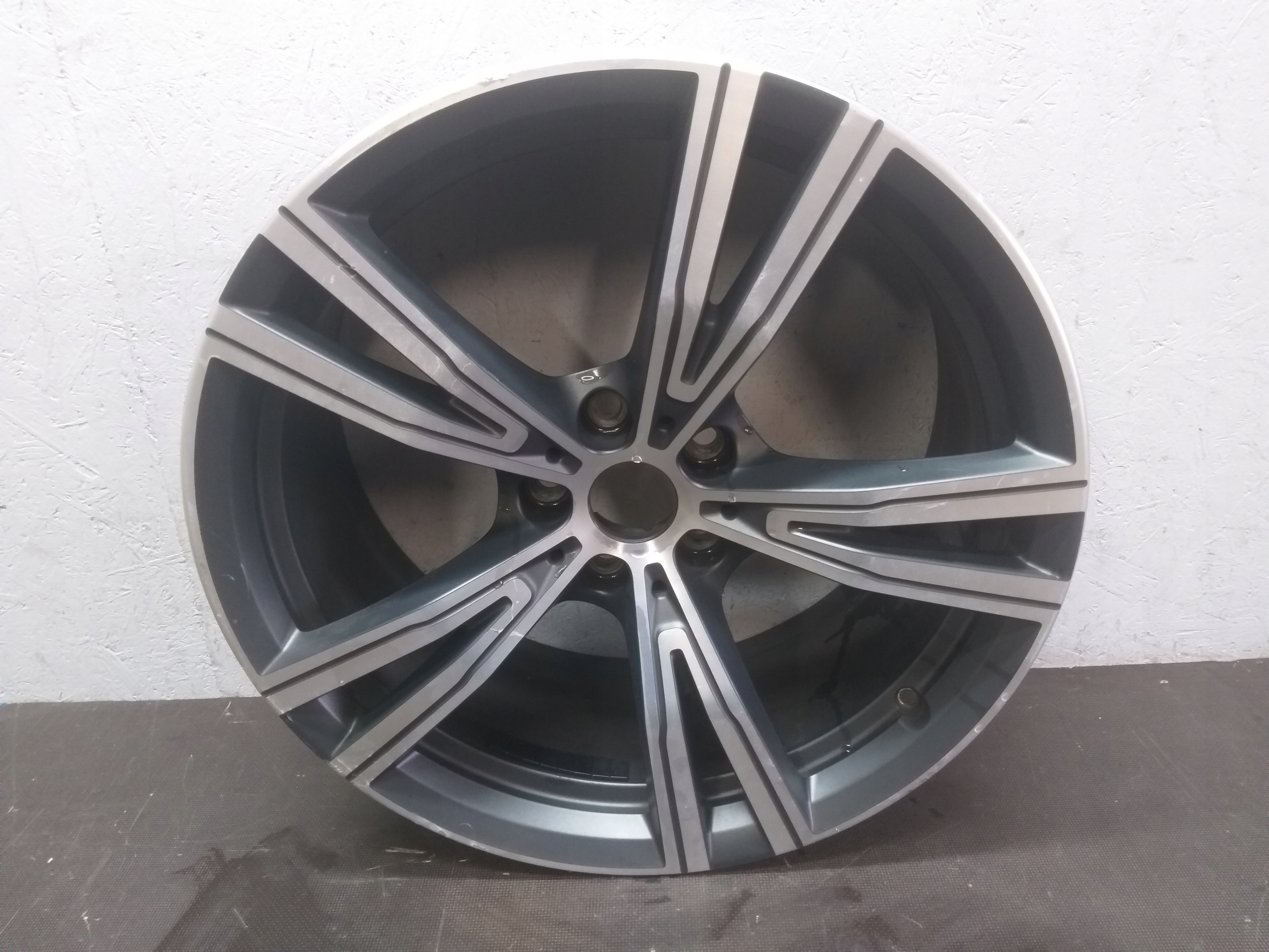 disk hliníkový BMW 8J 19" ET27 5X112 8089869